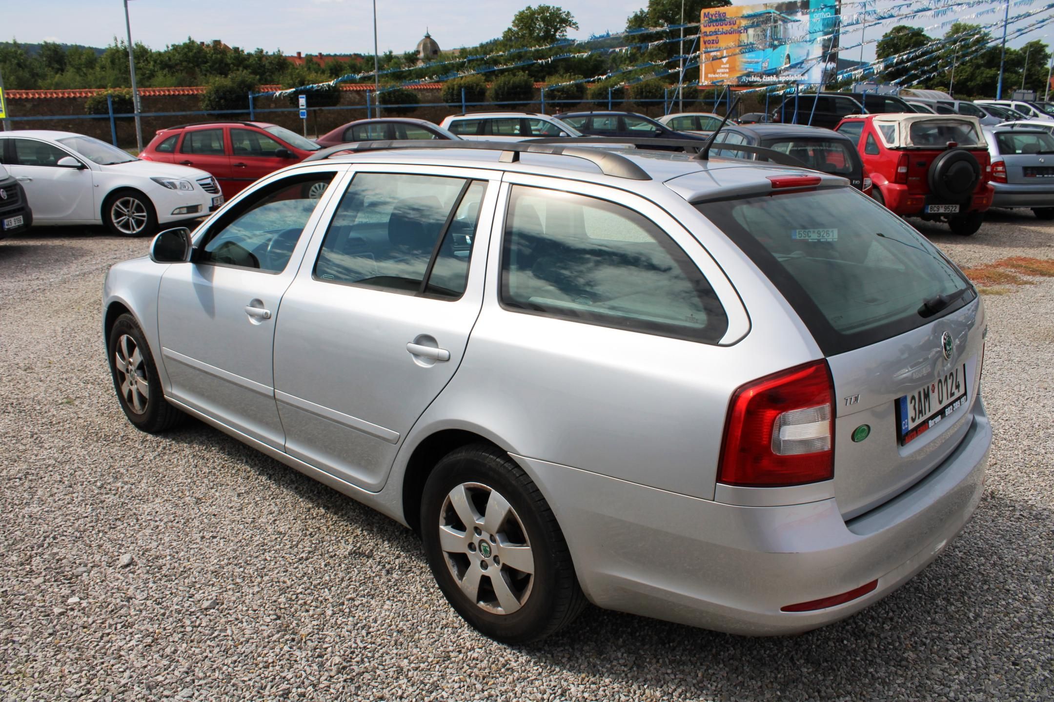 Škoda Octavia, 1,6TDI KLIMA EL.OKNA TEMPOMAT - fotka 5