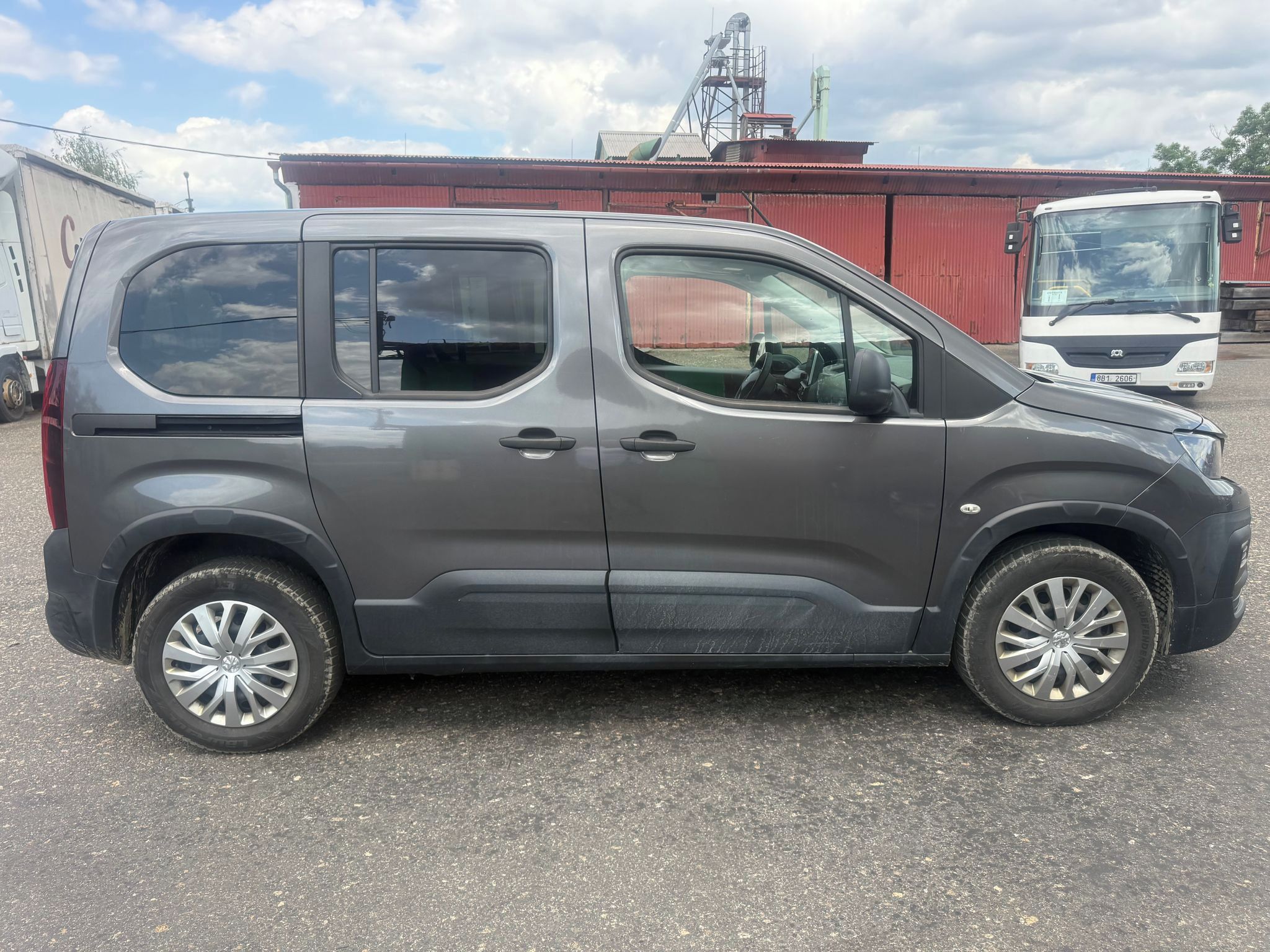 Peugeot Rifter, 1,5 75kW 1.majitel *nebouráno* - fotka 5