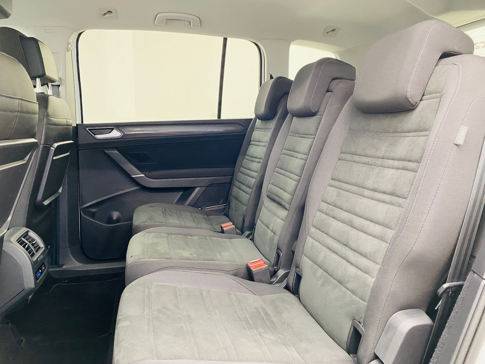 Volkswagen Touran, 2.0 TDI DSG 110kW Highline - fotka 6