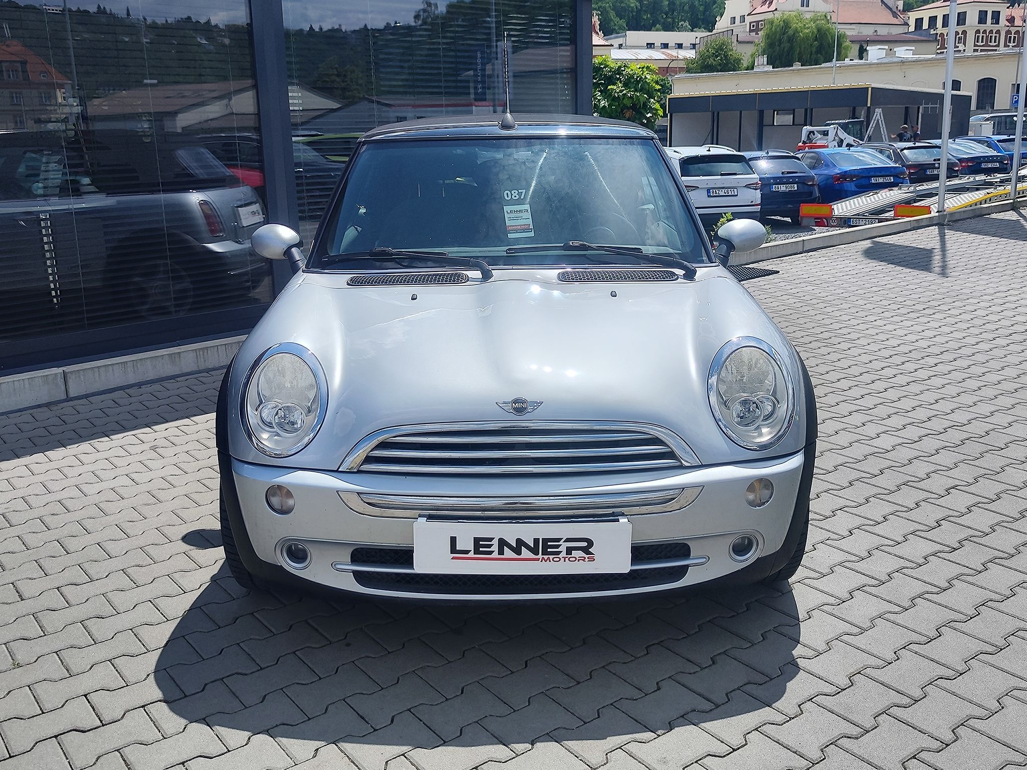 Mini Cooper, 1.6 /66kW ONE Cabrio - fotka 3