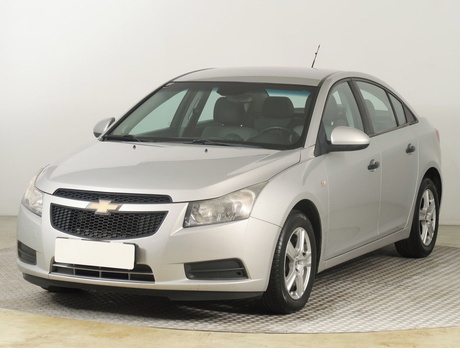 Chevrolet Cruze, 1.6 i 16V, Parkovací asistent - fotka 2