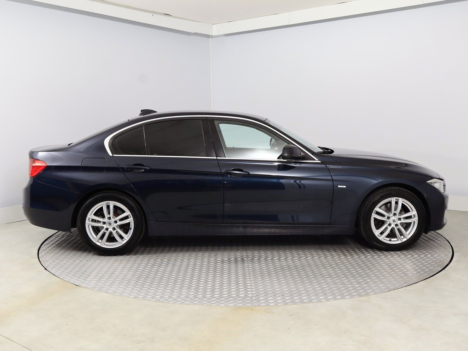 BMW Řada 3, 320 d xDrive, Luxury Line - fotka 6