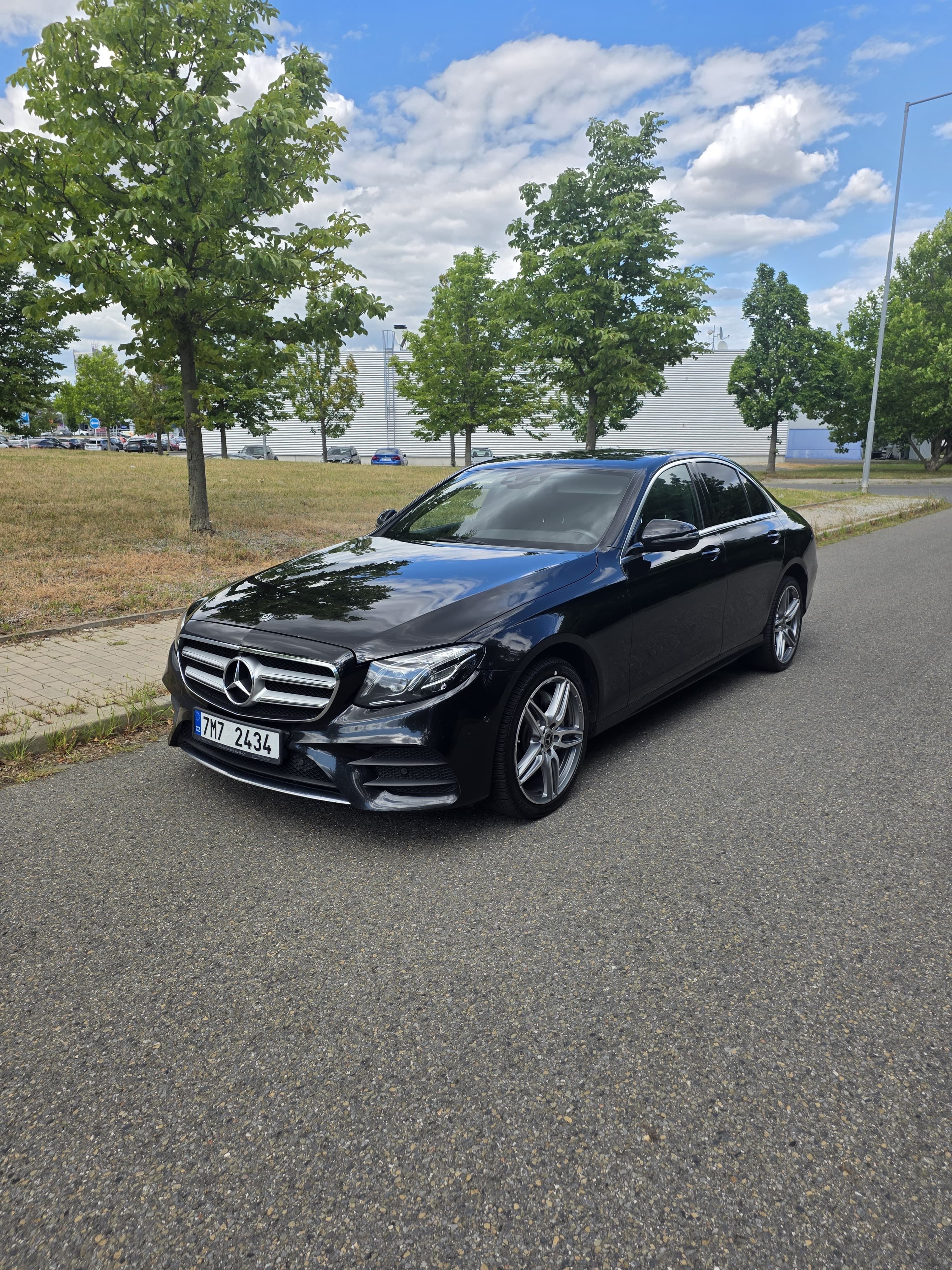 Mercedes-Benz Třídy E, 220D 4Matic, AMG, servis