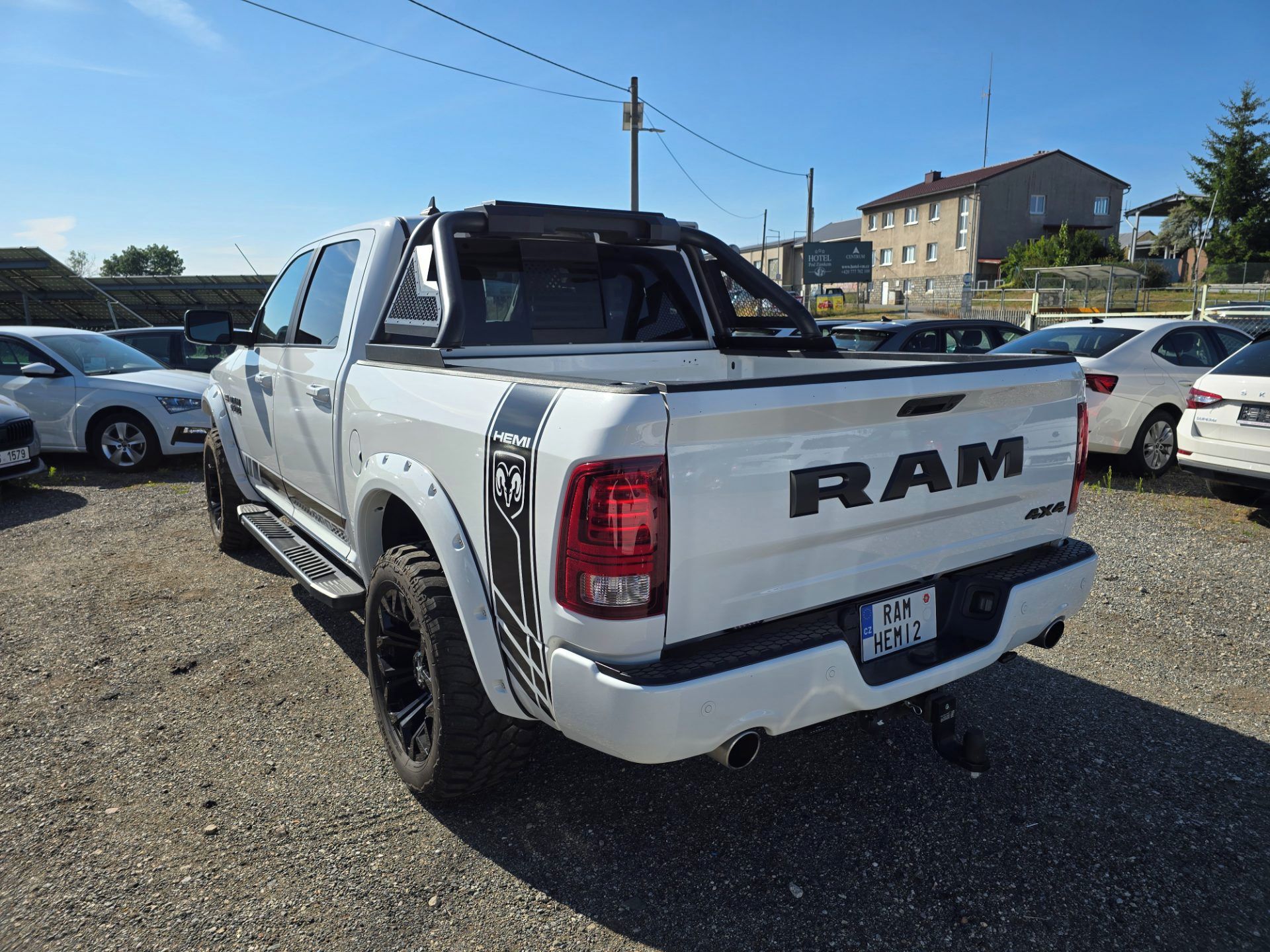 Dodge Ram 1500, 5.7 HEMI V8 Sport Crew Cab 4×4 - fotka 5