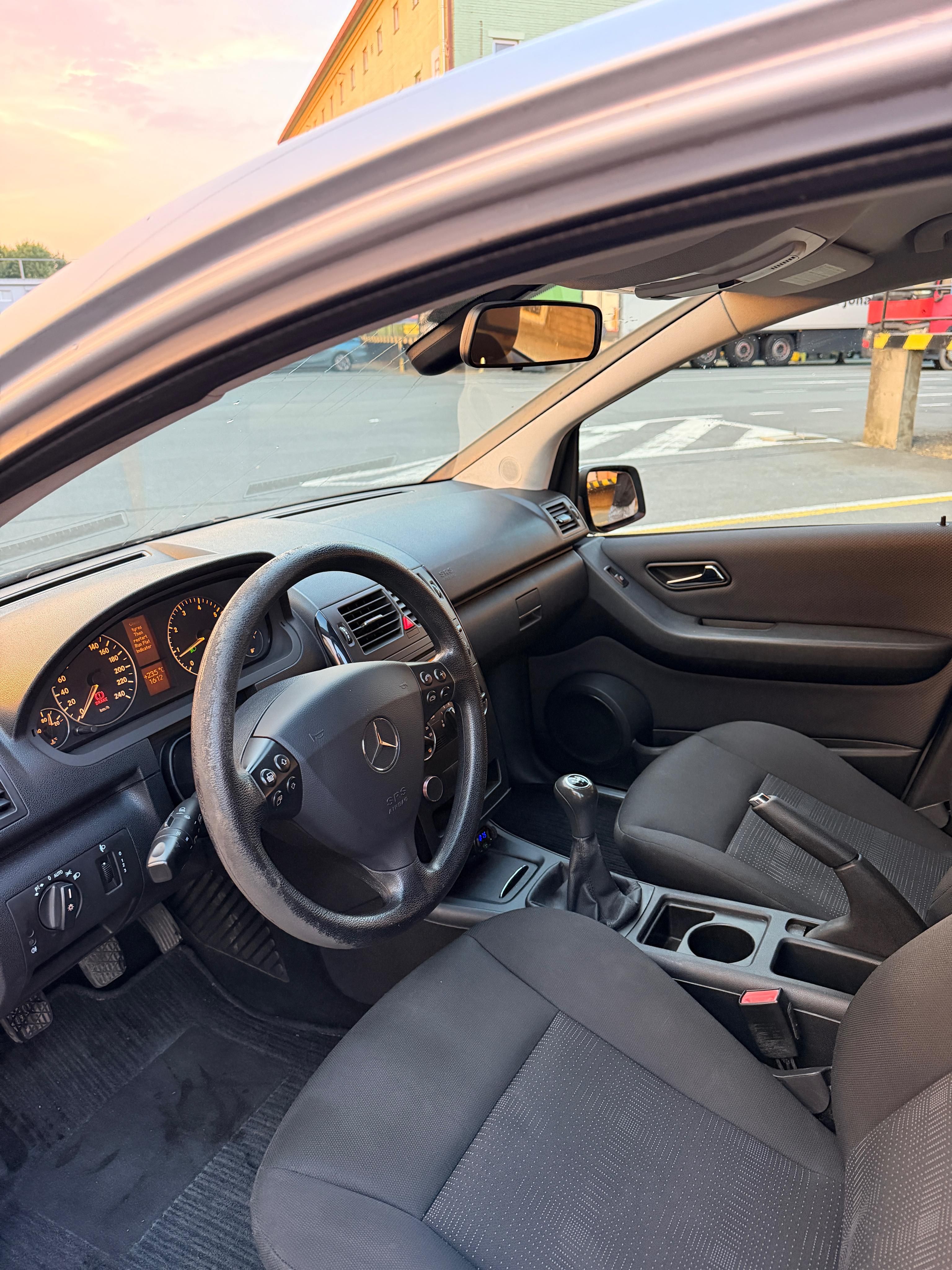 Mercedes-Benz Třídy A, Mercedes-Benz A 180 2009 - fotka 5