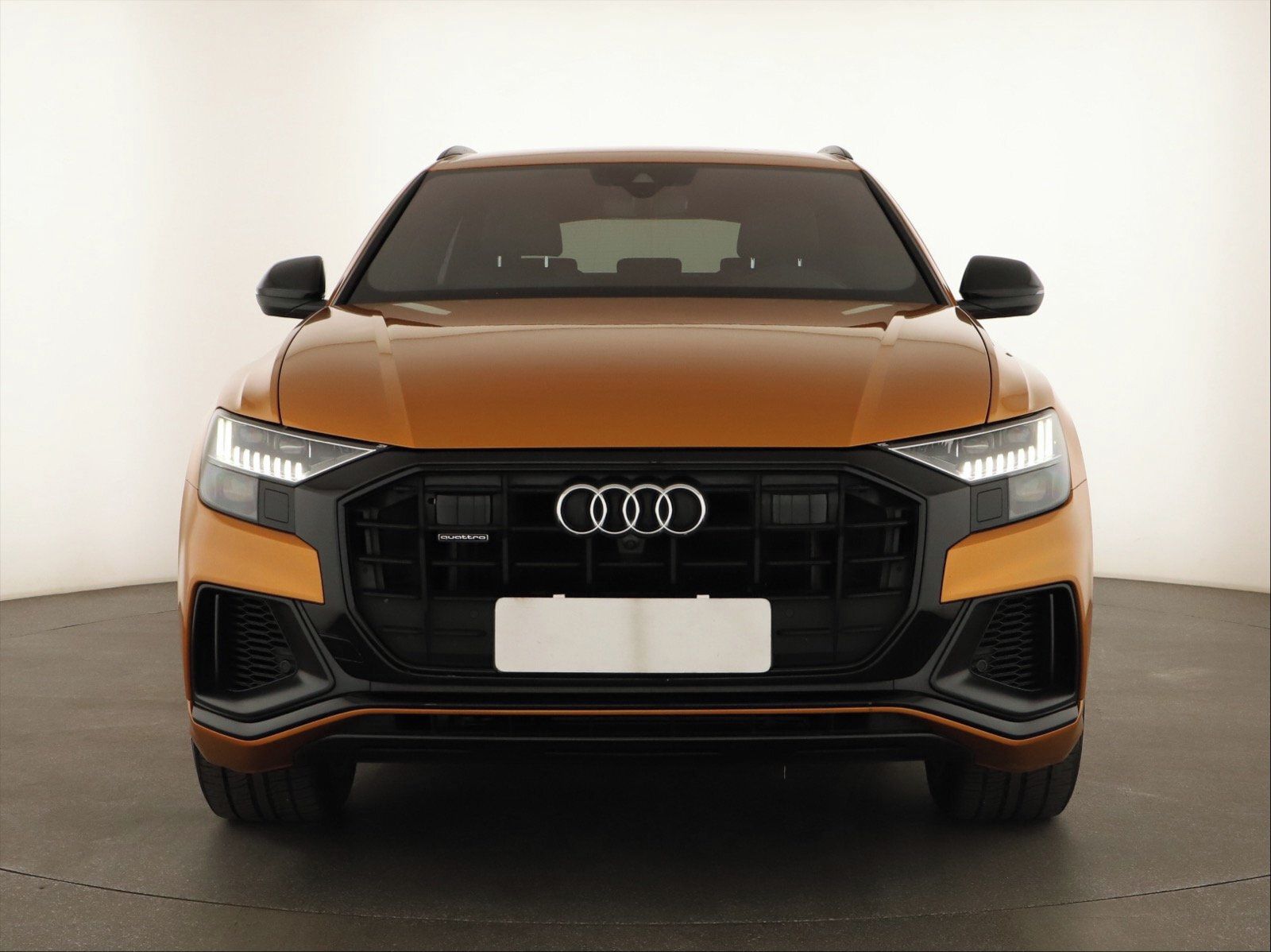 Audi Q8, 50 TDI - fotka 2
