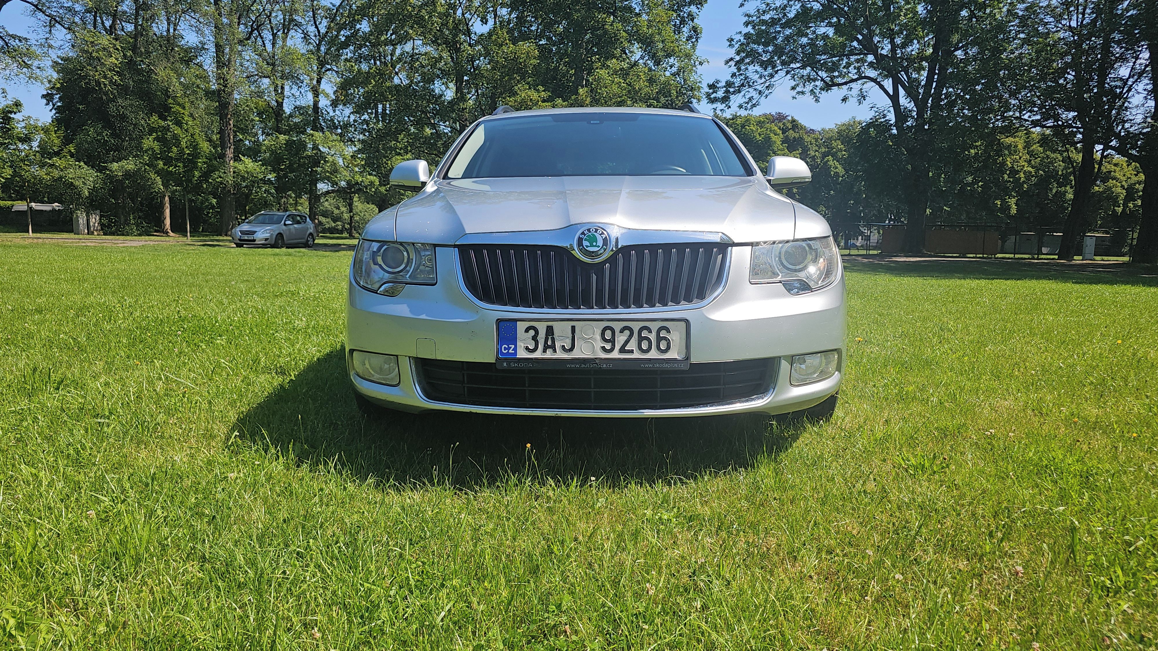 Škoda Superb - fotka 2