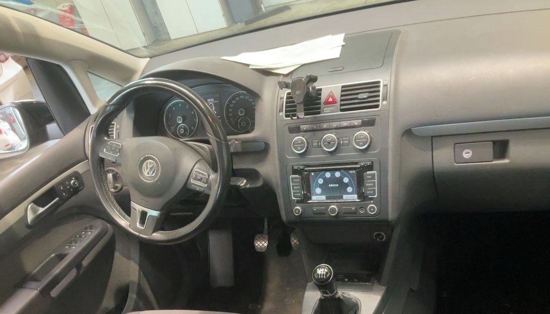Volkswagen Touran, 1.2Tsi 77KW LIFE SUPER VÝBAVA - fotka 2