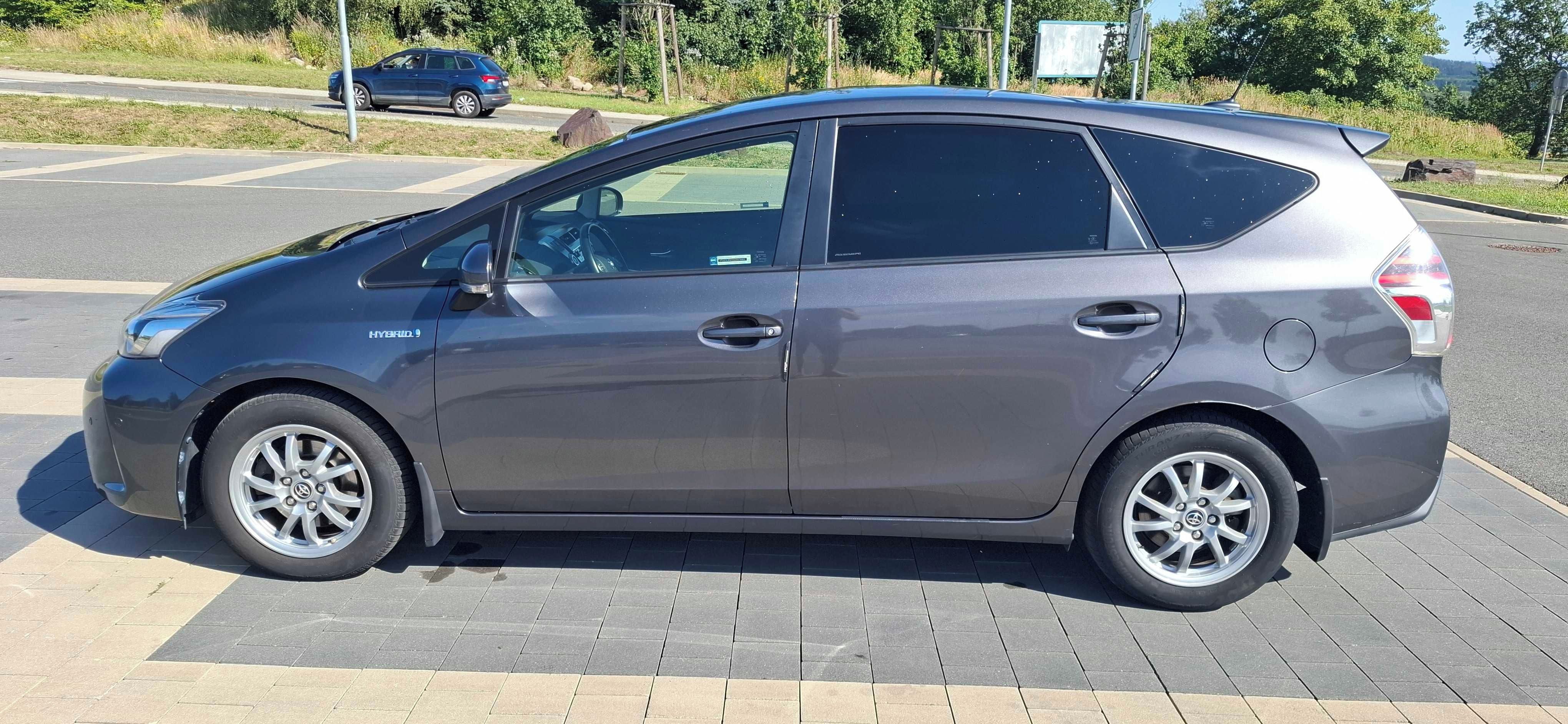 Toyota Prius, 7 míst, TOP výbava, hybrid - fotka 3