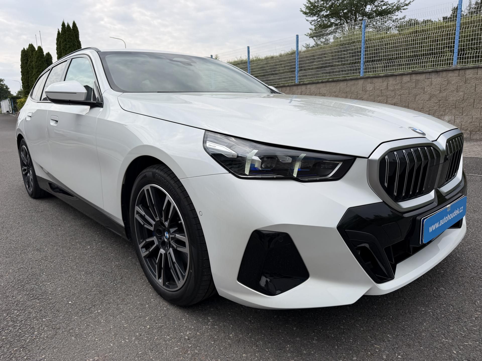 BMW Řada 5, 540D xDRIVE M SPORT Individual - fotka 3
