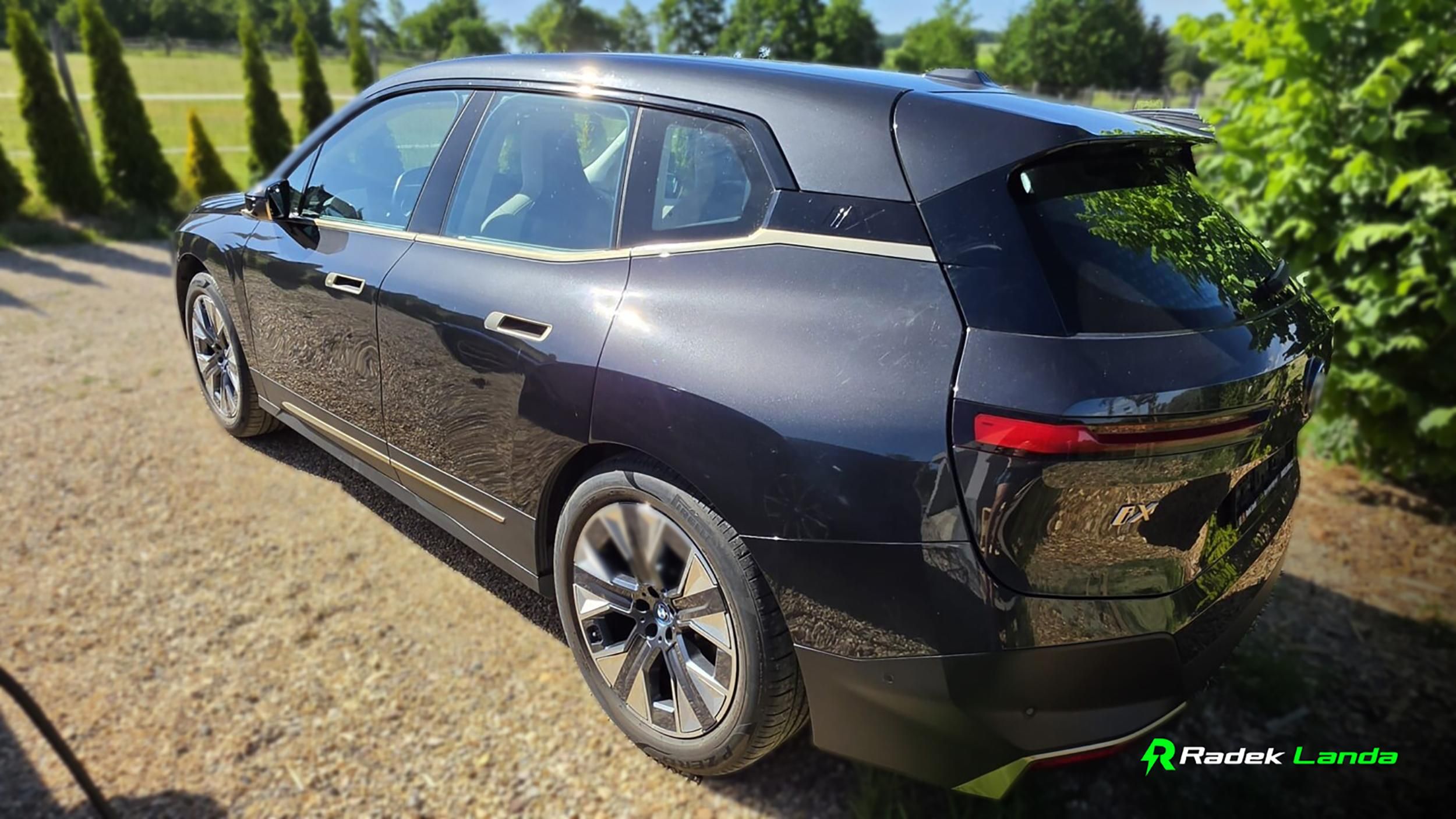BMW iX, xDrive40 Edition - fotka 5