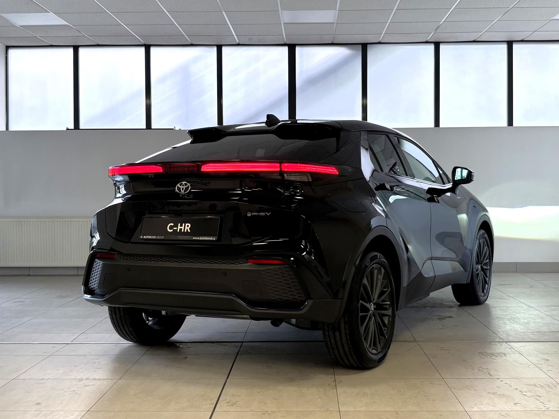 Toyota C-HR, Tokyo Edition, 2,0 L.,Plug-in - fotka 5