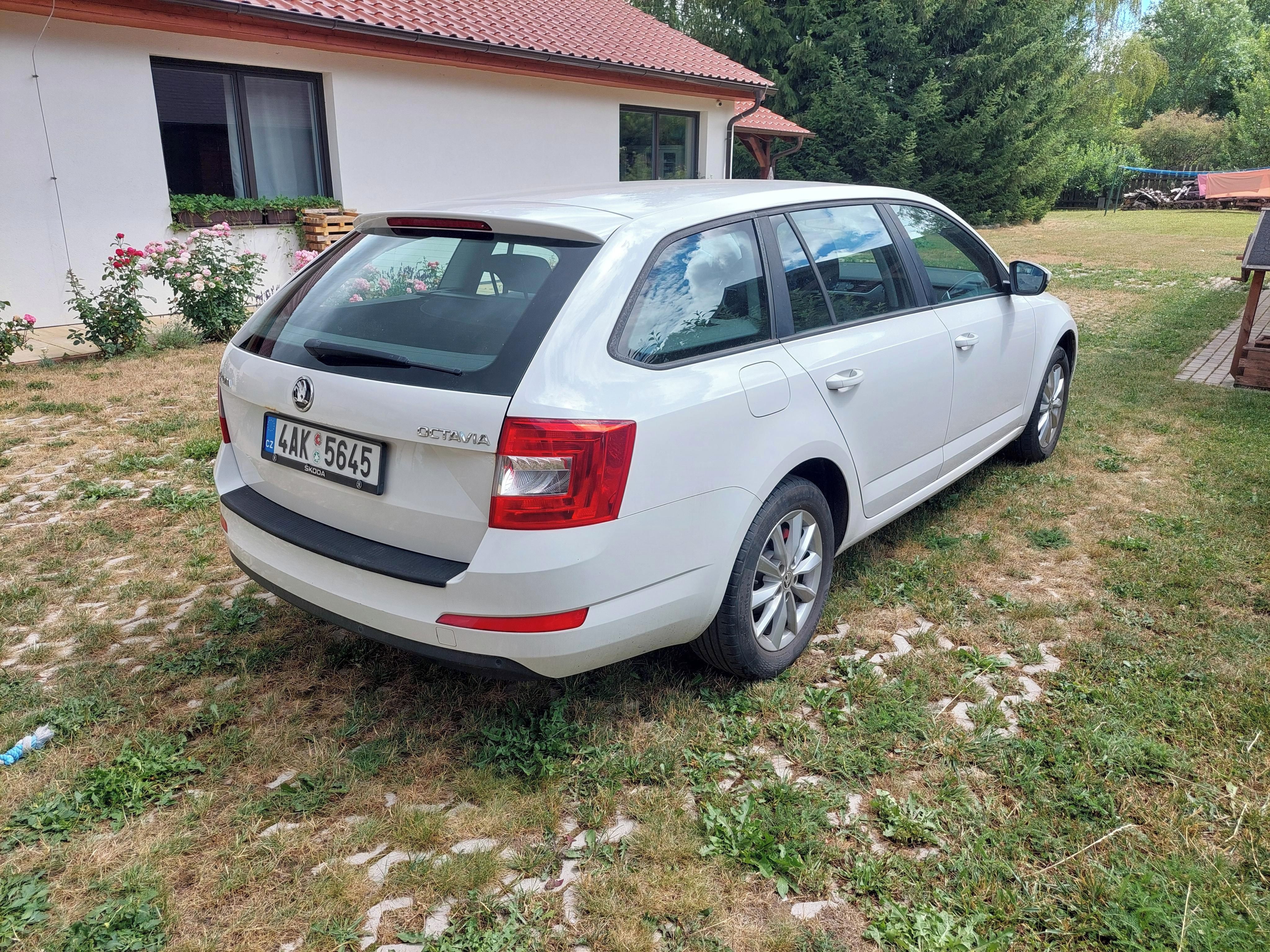 Škoda Octavia, Škoda Octavia combi 1.6 tdi - fotka 3