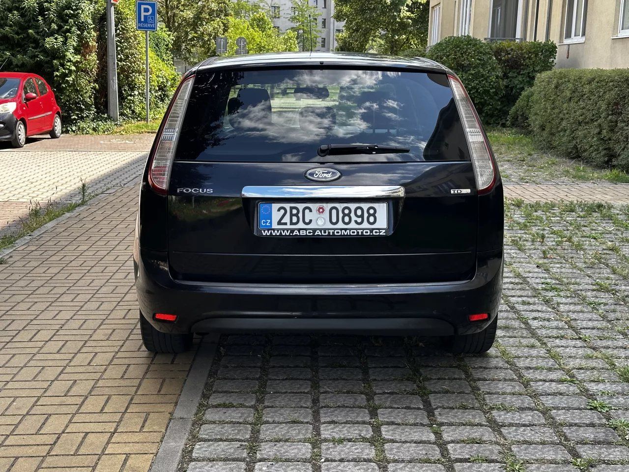 Ford Focus, 1.6 TDCi 80kW GHIA Kůže Navi - fotka 6