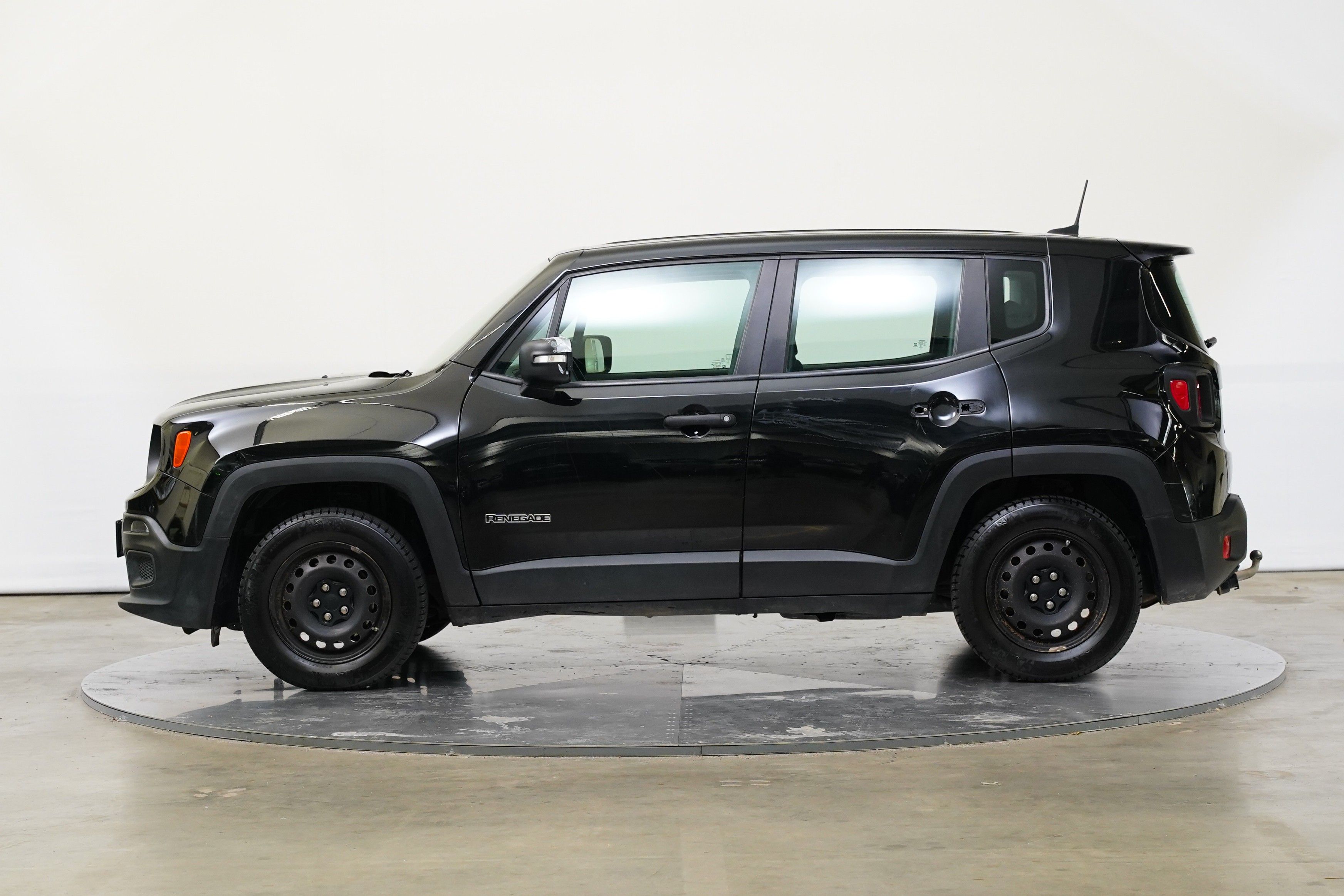 Jeep Renegade, 1.6 E-TorQ 81 kW Sport - fotka 3