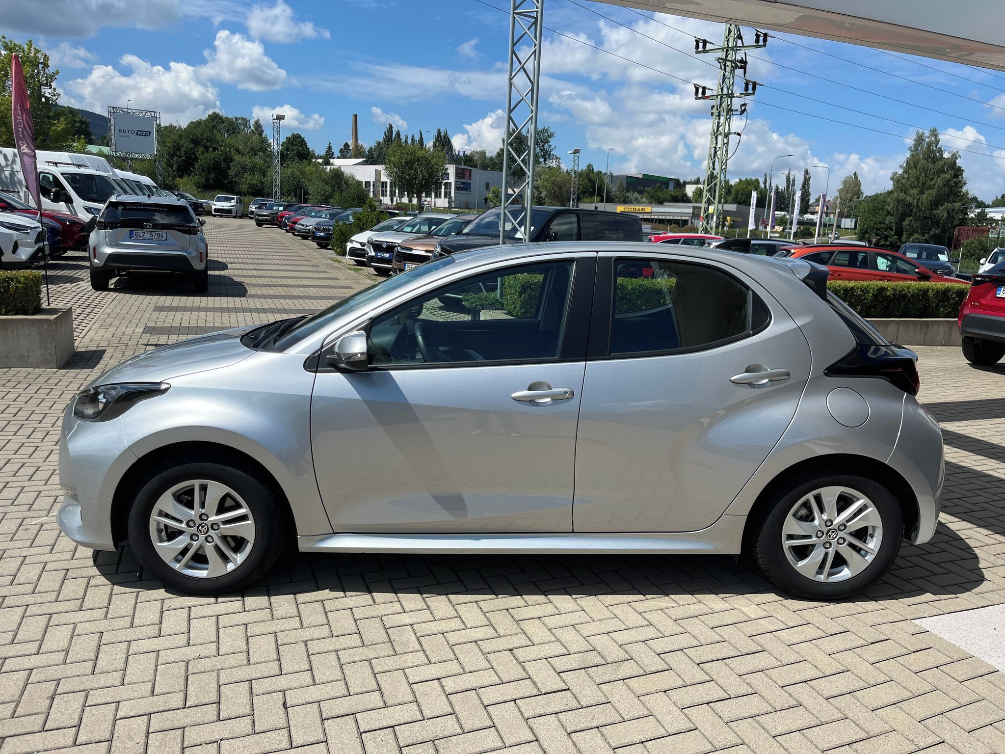 Toyota Yaris, 1.5 Hybrid e-CVT Comfort - fotka 3