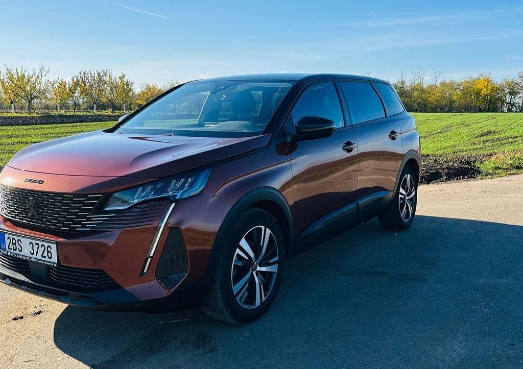 Peugeot 5008, tovární záruka+Webasto+servis