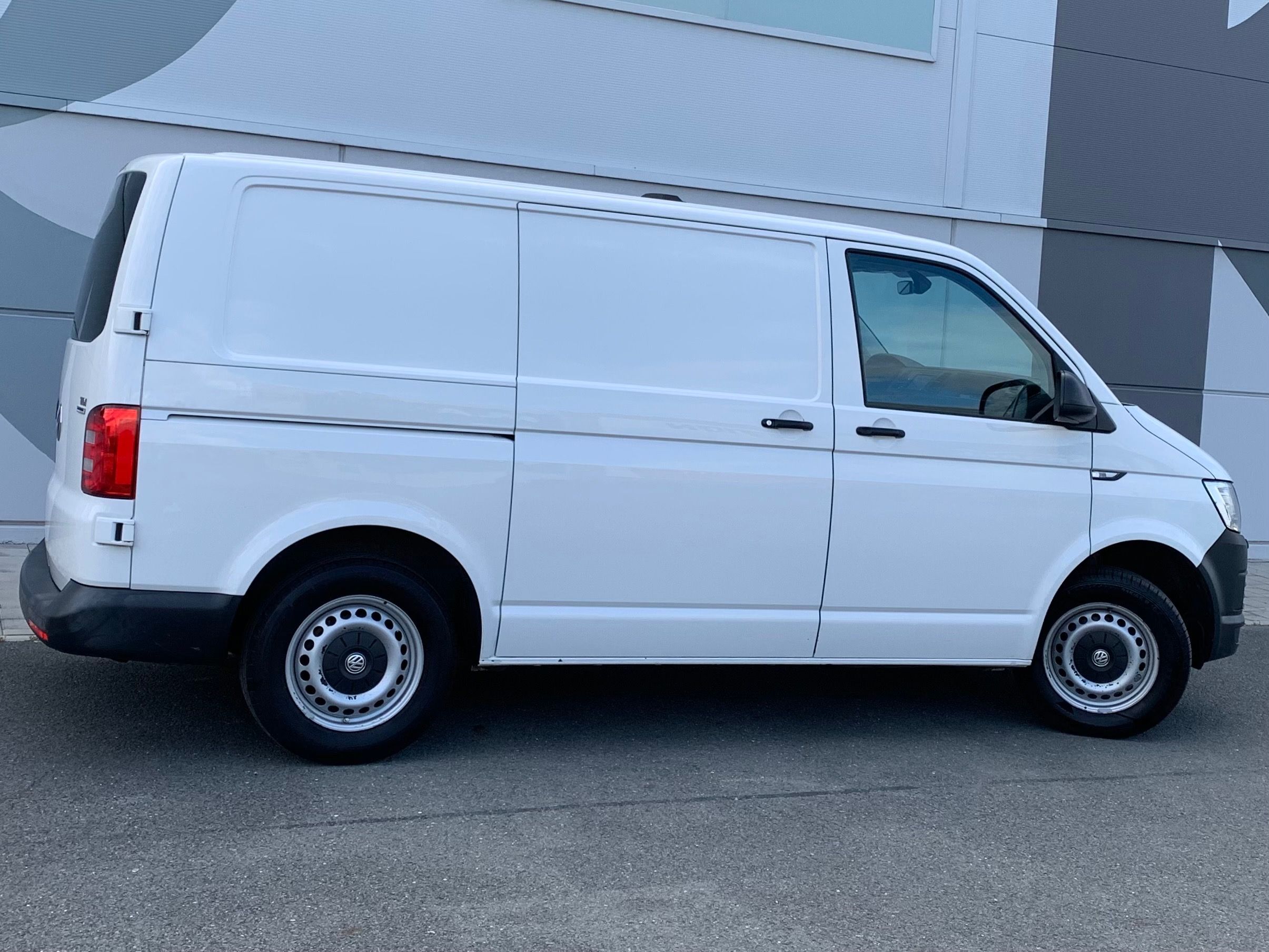 Volkswagen Transporter, 110kw, LED, WEBASTO, 1.maj - fotka 4