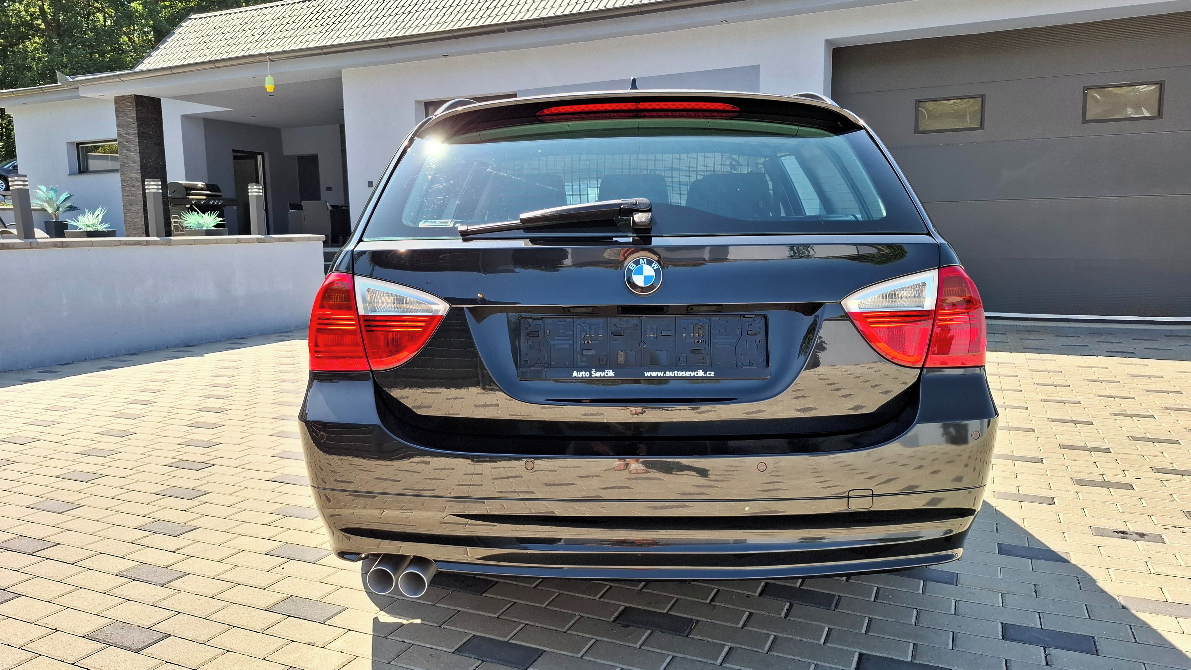 BMW Řada 3, E91 325XI 2,5i  160kw. X-Drive - fotka 6