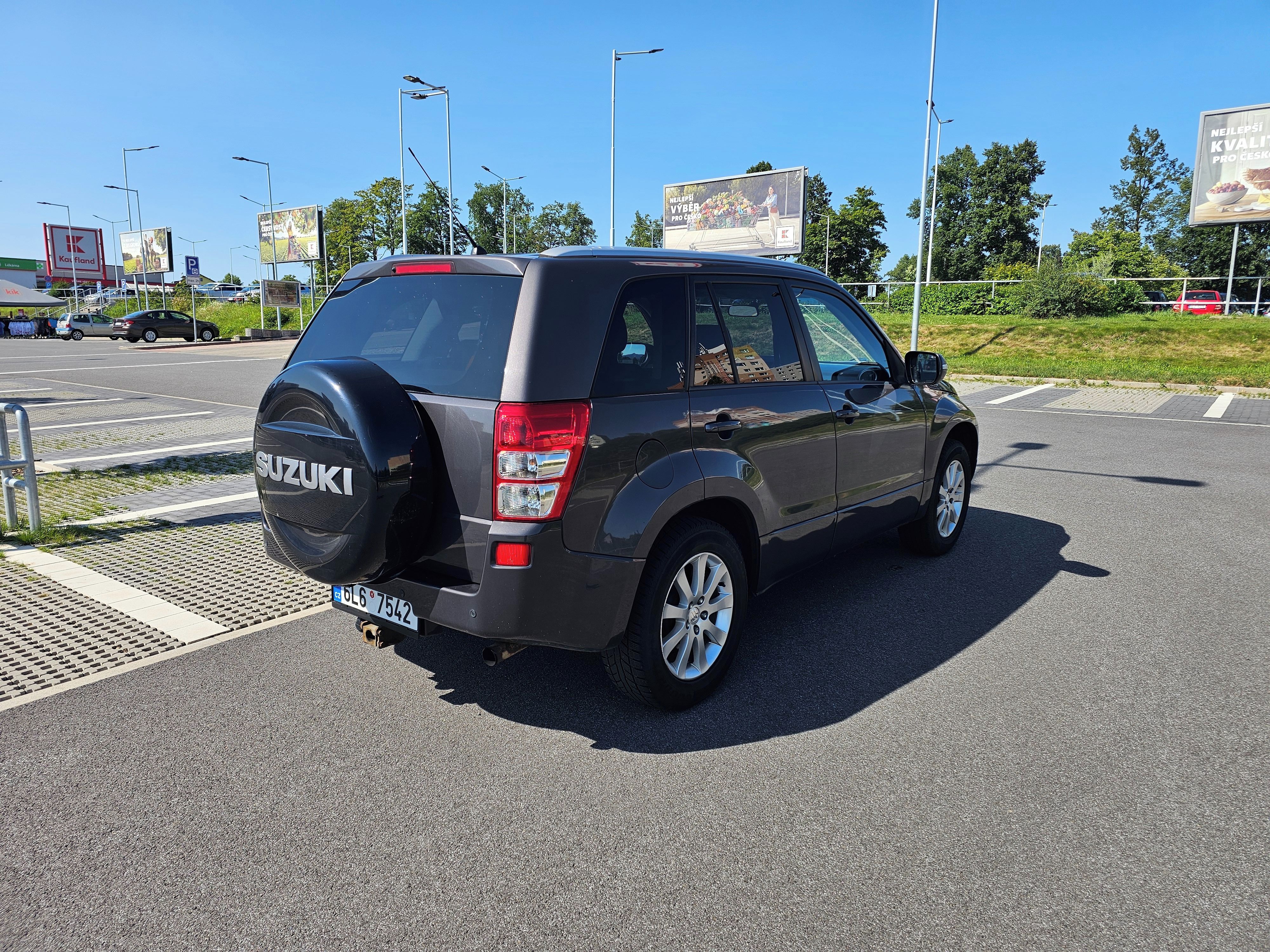 Suzuki Grand Vitara, 2.4 stálá 4x4 Tažné - fotka 6