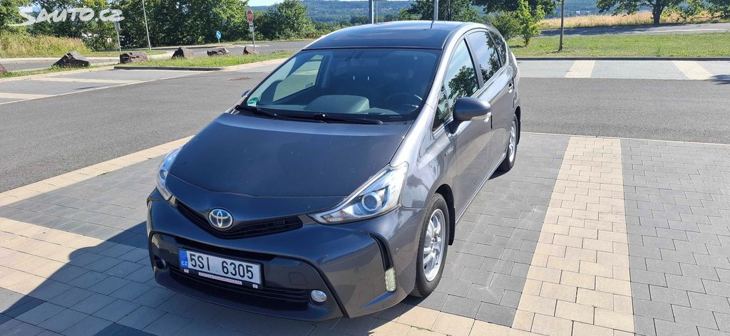 Toyota Prius, 7 míst, TOP výbava, hybrid