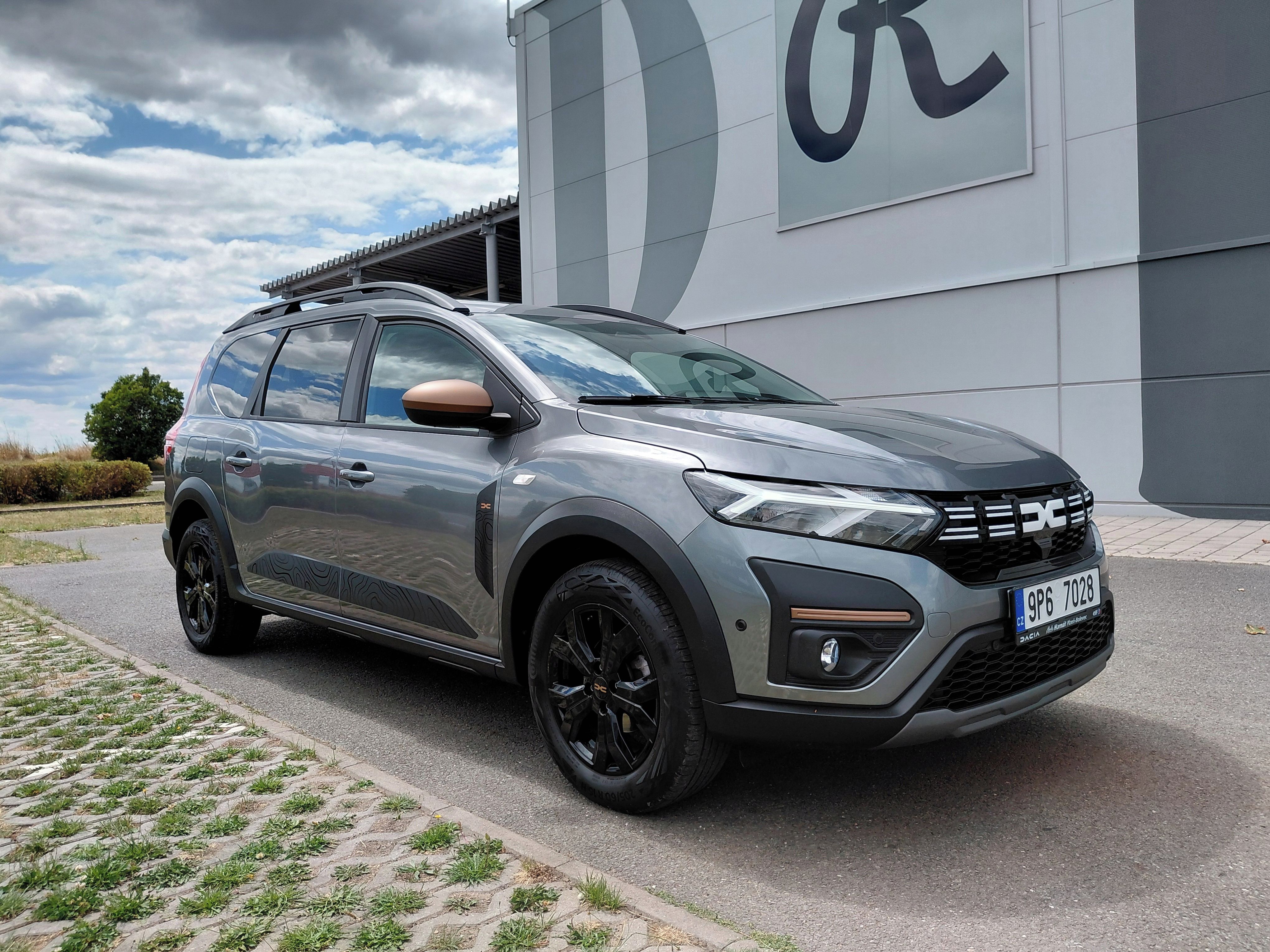 Dacia Jogger, 1.0TCE 81KW STAV NOVÉHO+KOLA