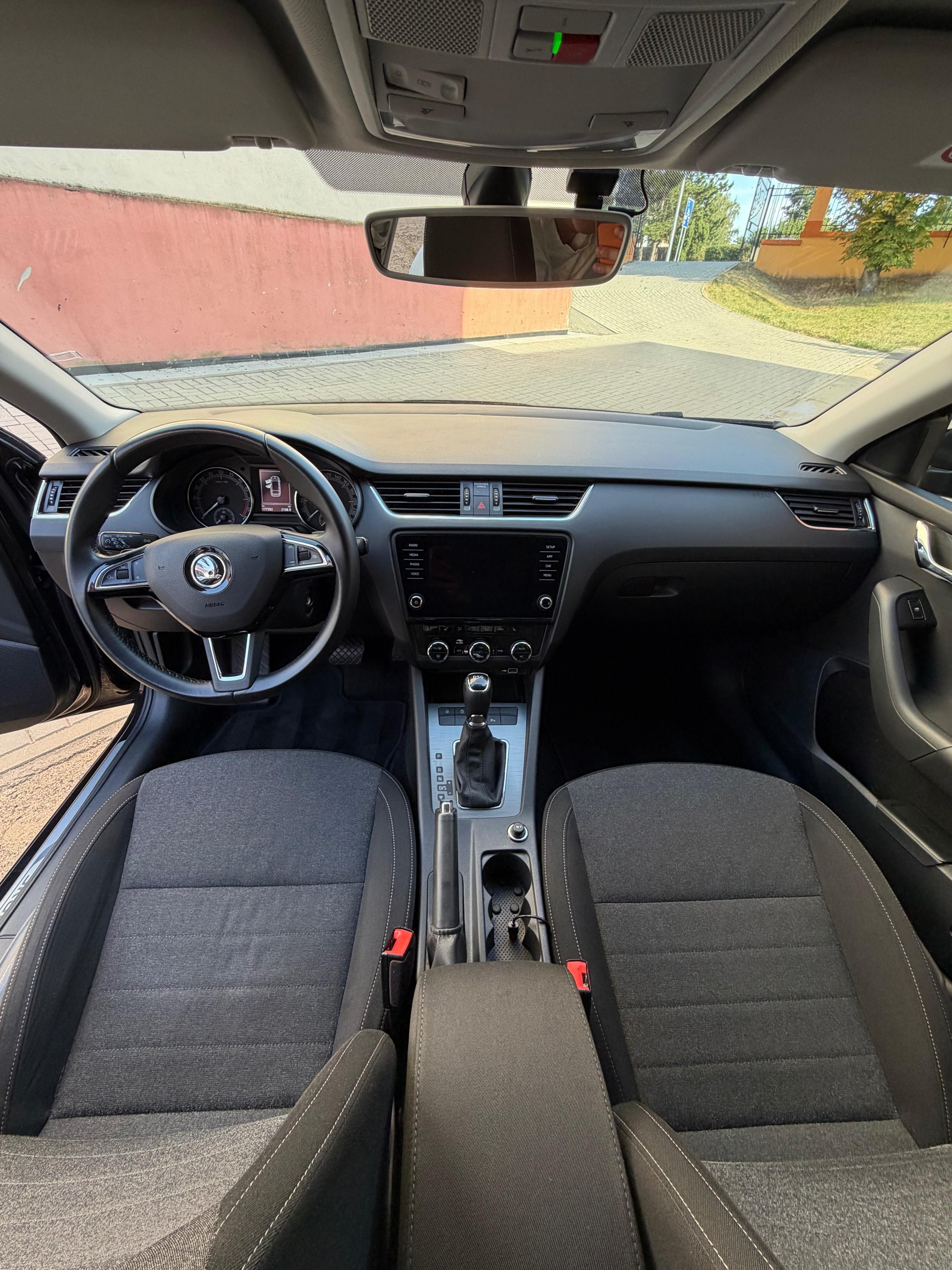 Škoda Octavia, 2.0 TDI 7DSG Soleil - fotka 6