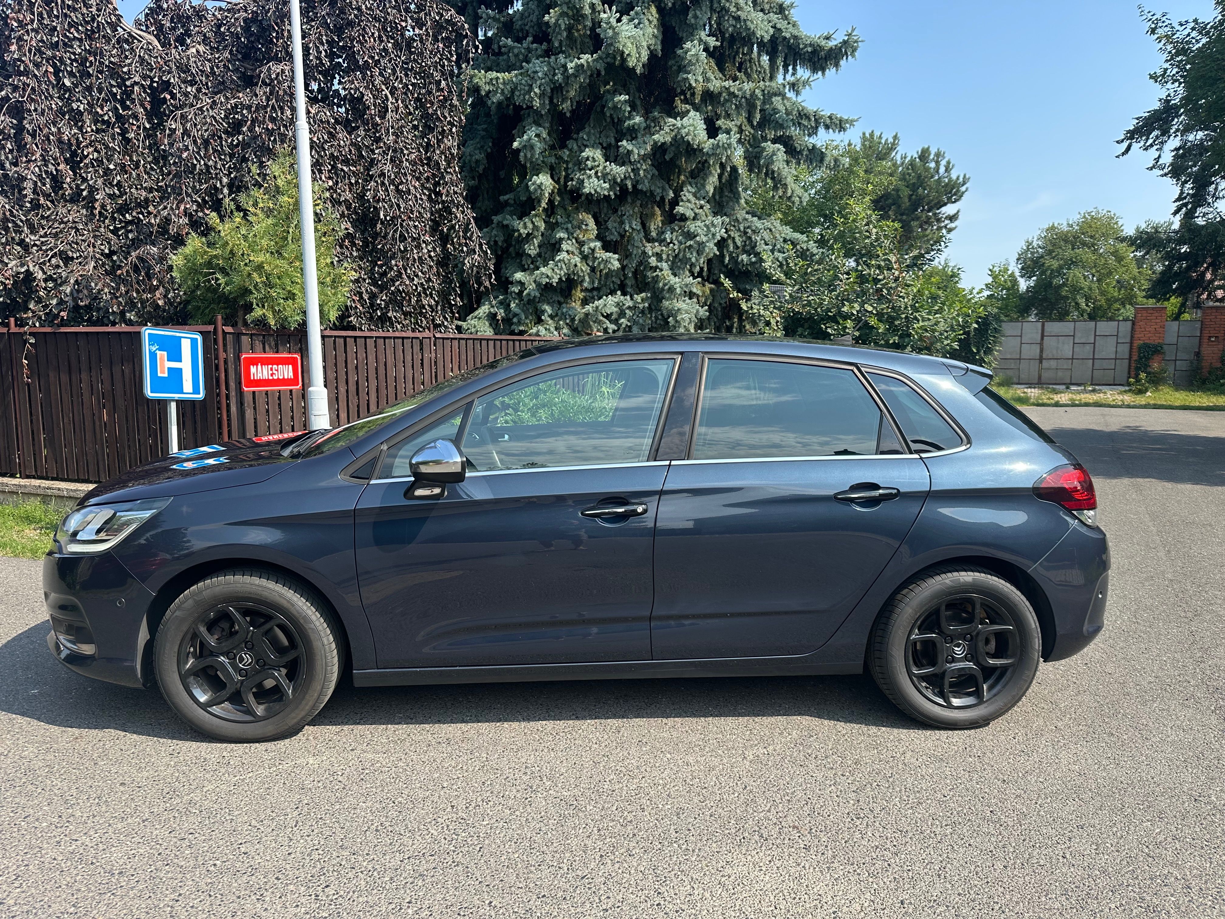 Citroën C4, 1,6 HDI 88 KW 100 TIS KM - fotka 3