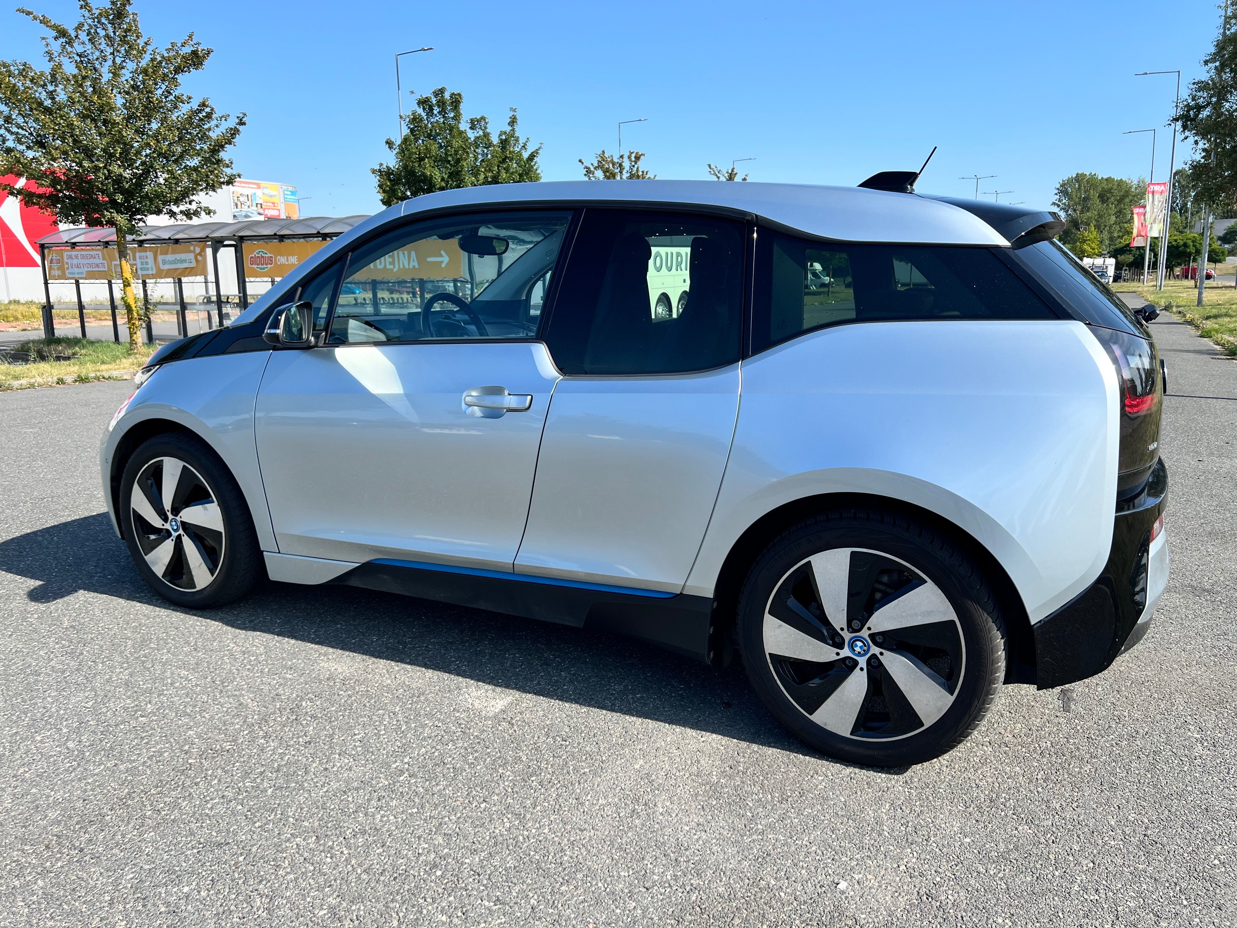 BMW i3, NAVI kamera TOP stav 87%SOH - fotka 3