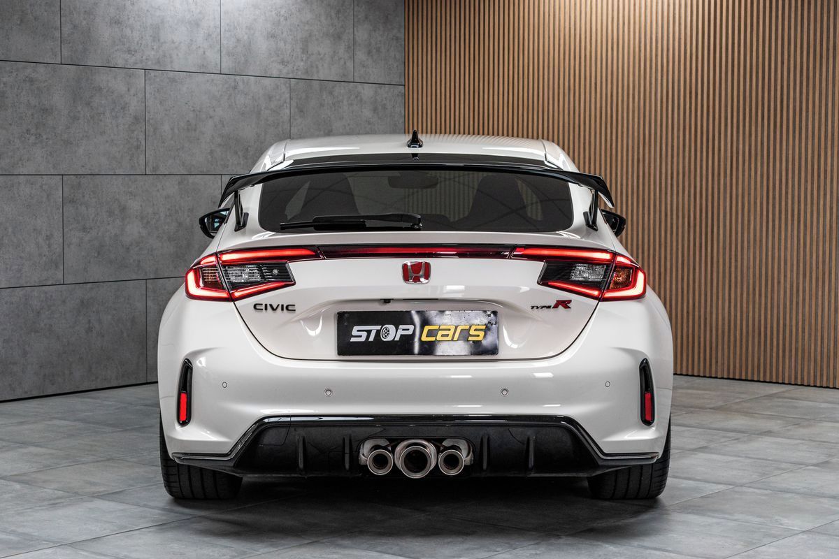 Honda Civic, TYPE R 2.0 TURBO 242kW *ČR* - fotka 5