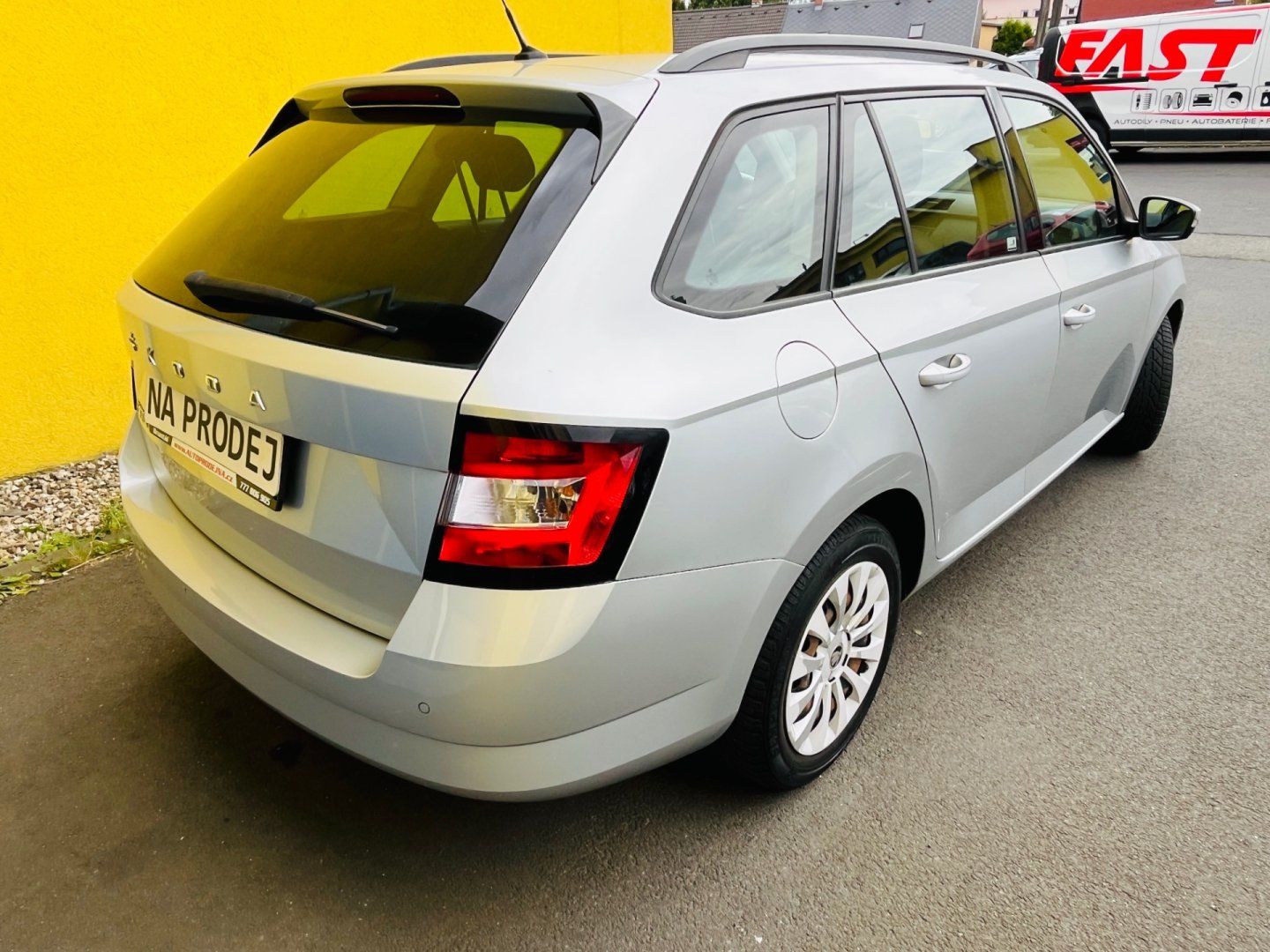 Škoda Fabia, 1.0 MPi KLIMA COMBI - fotka 6