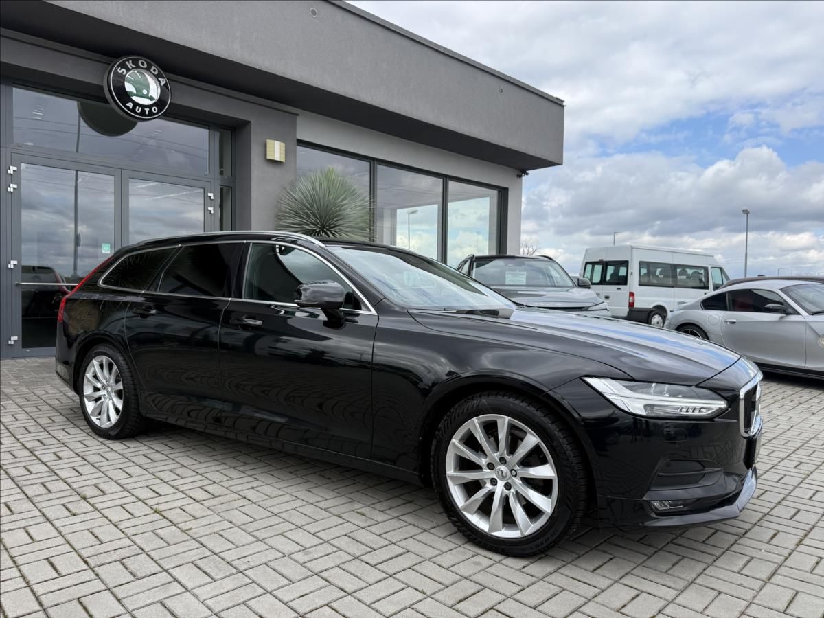 Volvo V90, 2,0 D4 140kW  AUT MOMENTUM LED - fotka 4