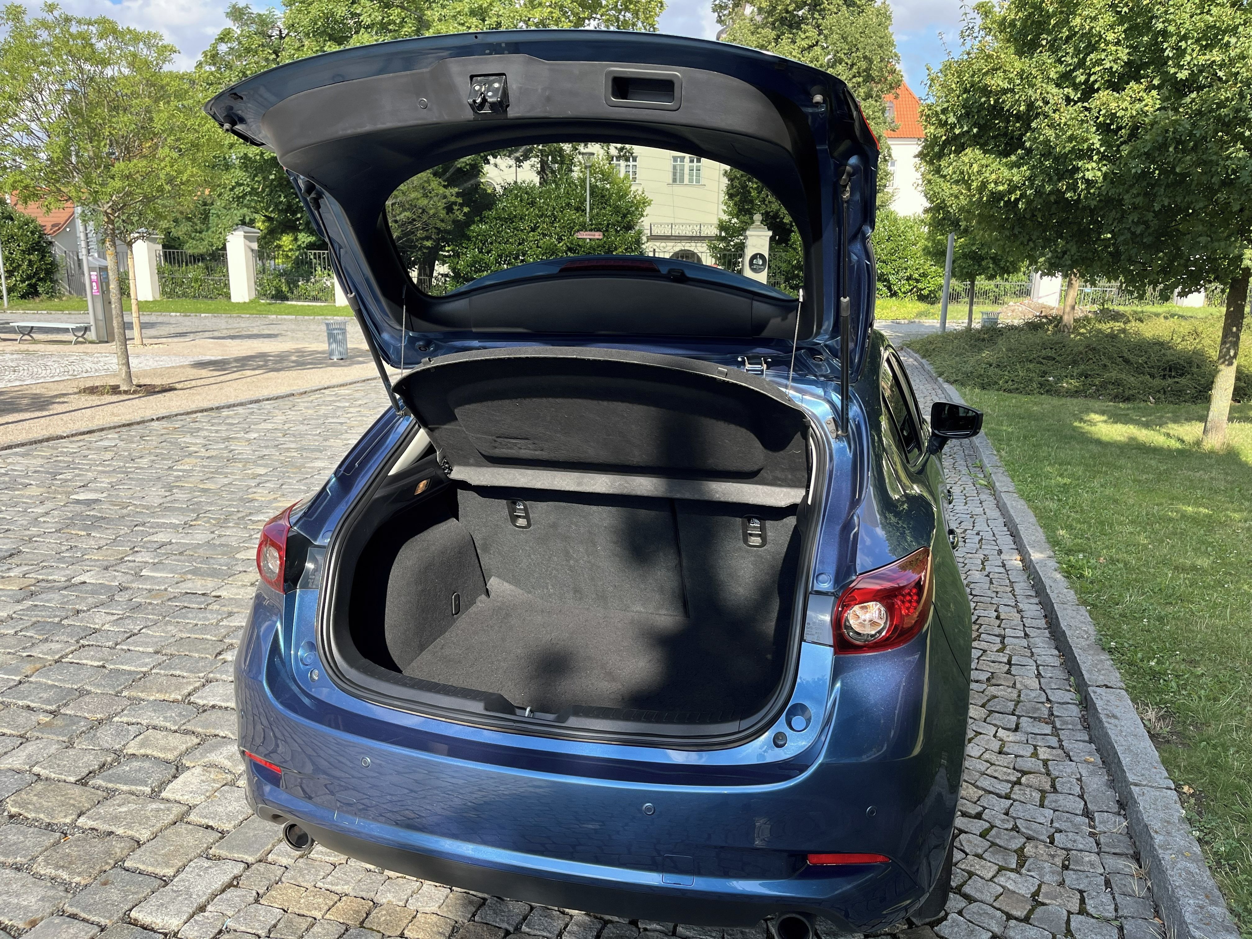 Mazda 3, 2.0 - Attraction - fotka 4