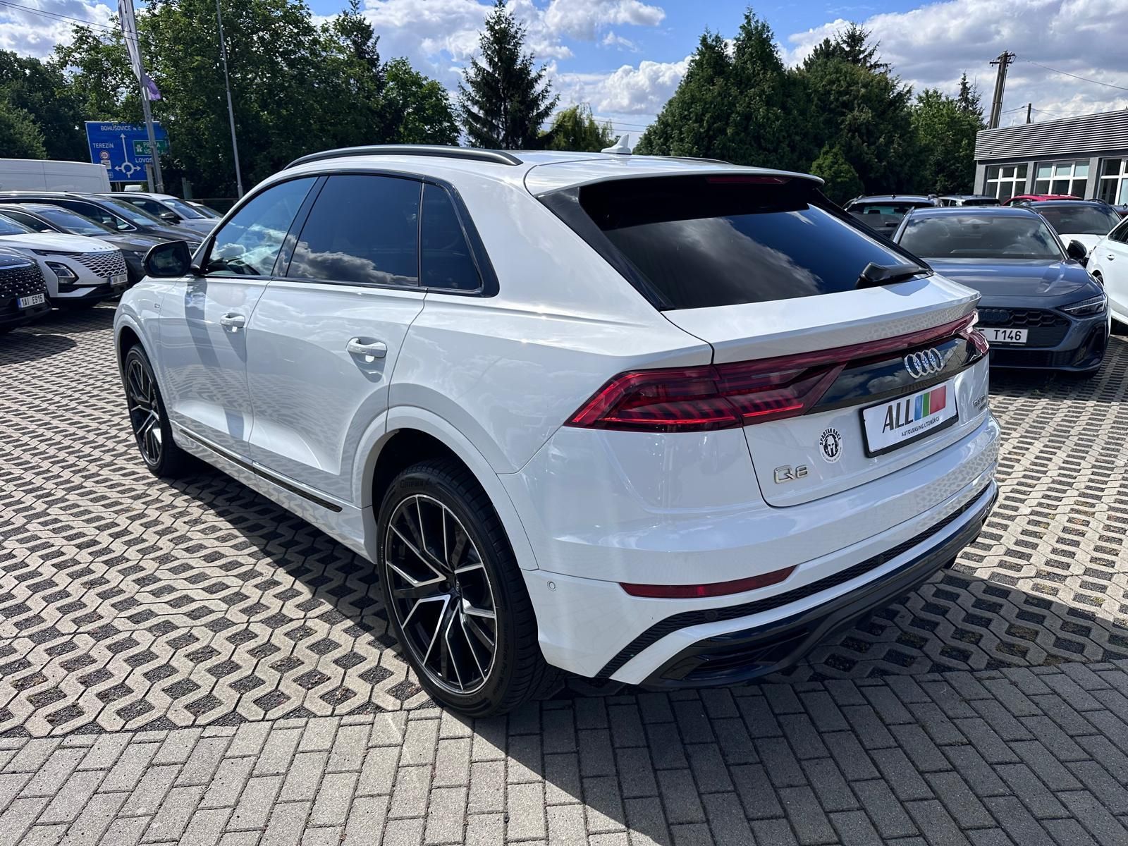 Audi Q8, 3.0 TDI 210kW S-LINE - fotka 5