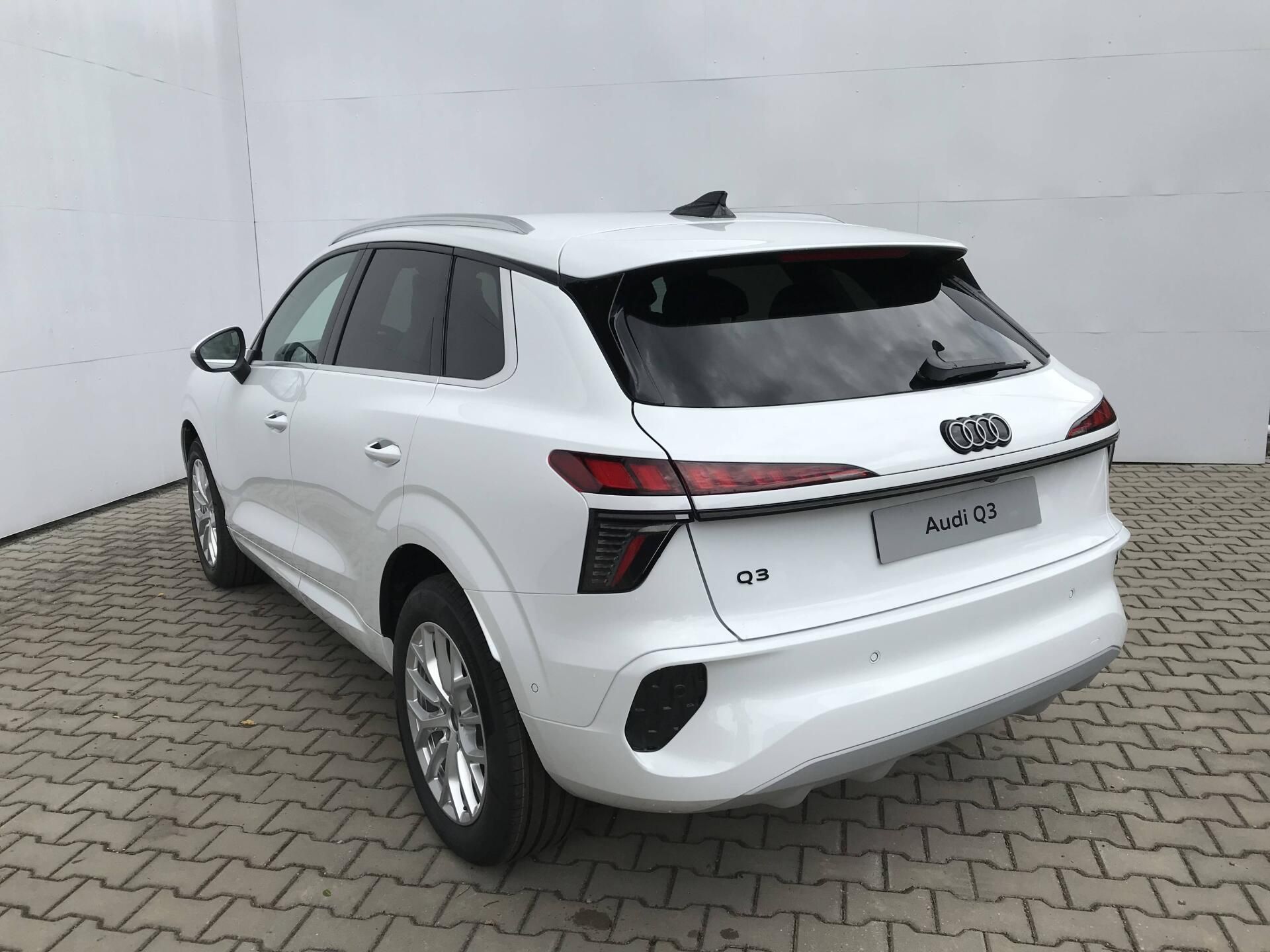 Audi Q3, 7STT  1,5 TFSI - fotka 5