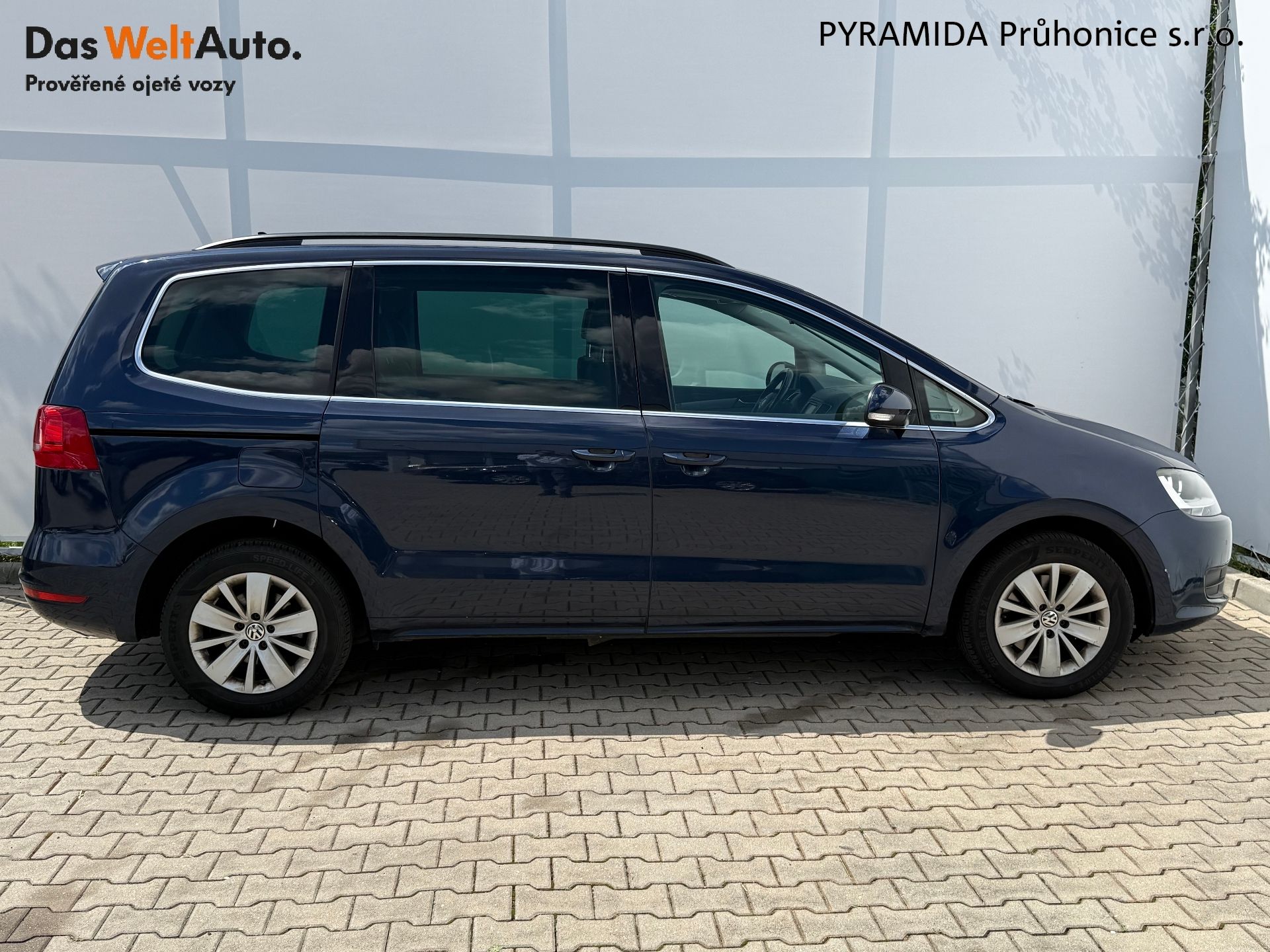 Volkswagen Sharan, 2.0 TDI 103 kW Comfortline 6 M - fotka 6