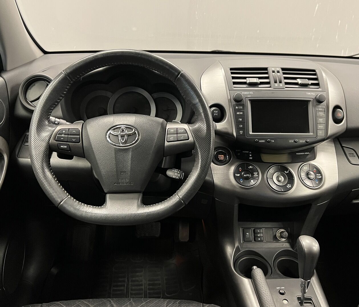 Toyota Rav4, VVT-i LUX 4x4 AT - fotka 5