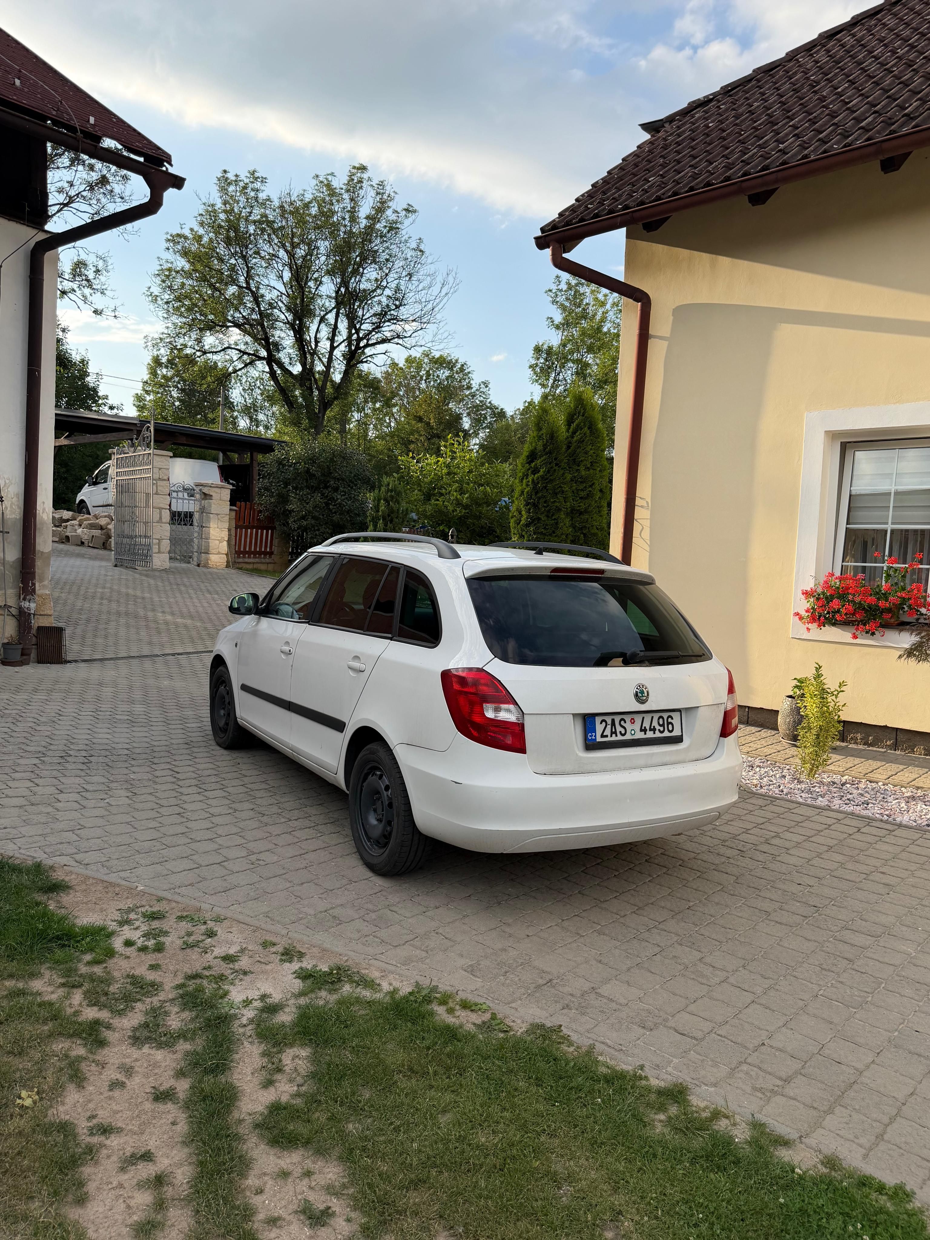 Škoda Fabia, Servisní knížka 2xklice - fotka 4