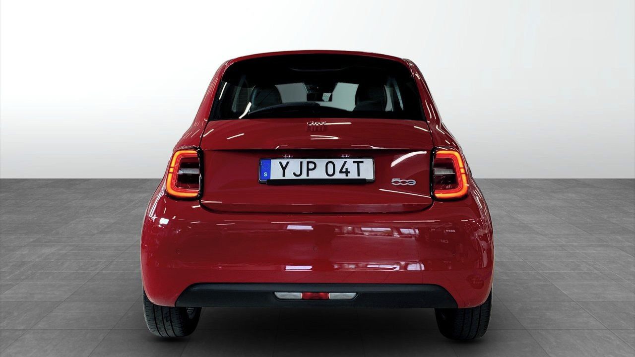 Fiat 500E, RED 42kWh - fotka 5