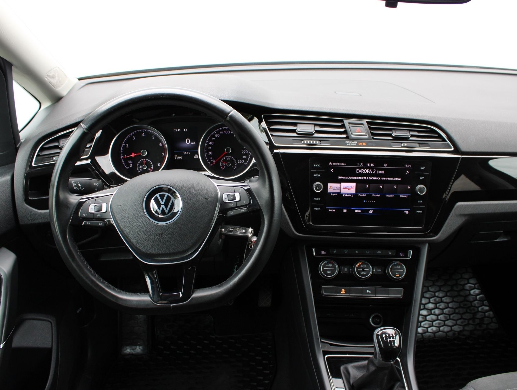 Volkswagen Touran, 1.5 TSI LED tažné Webasto manu - fotka 5