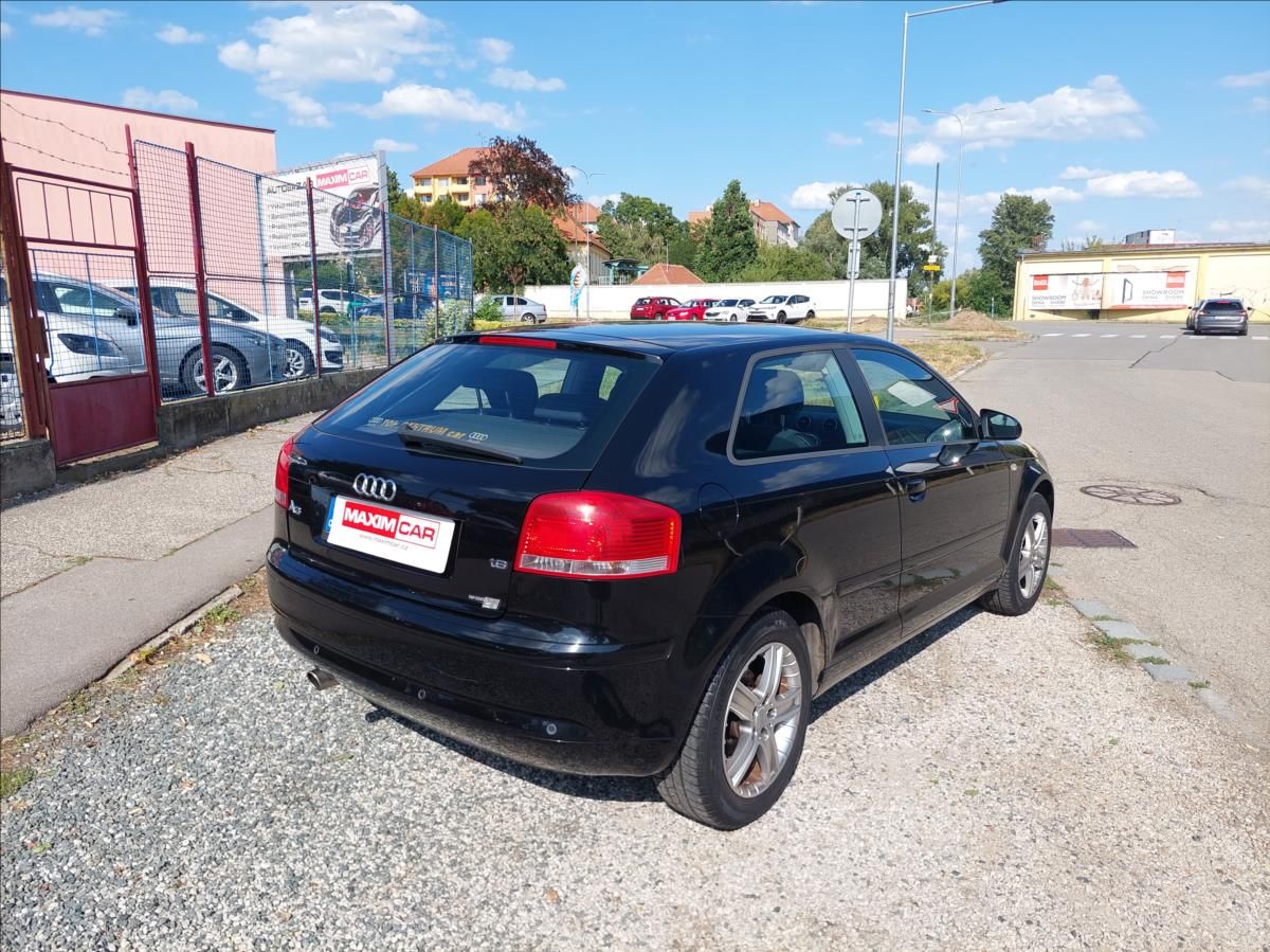 Audi A3, 1,6 i - fotka 5