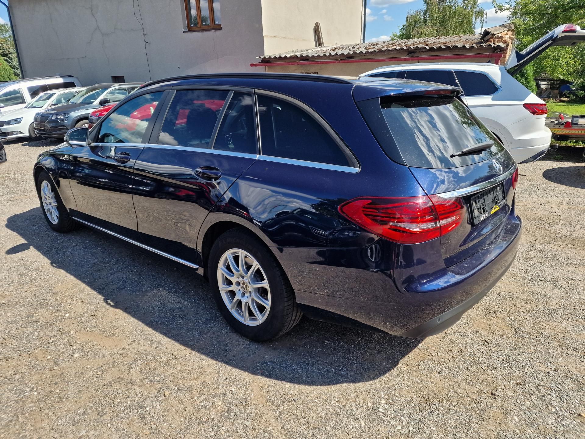 Mercedes-Benz Třídy C, C200d 118KW KAMERA NAVI - fotka 6