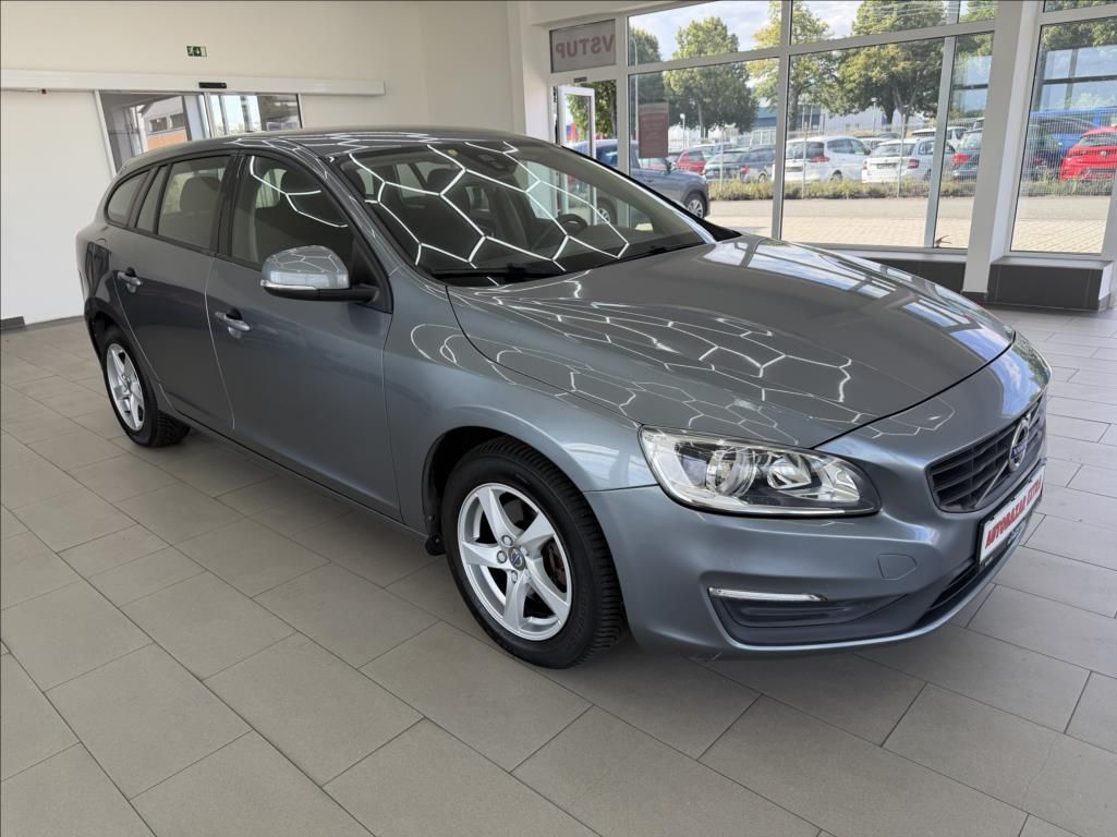 Volvo V60, 2,0 D, Automat, pouze 93tkm - fotka 6