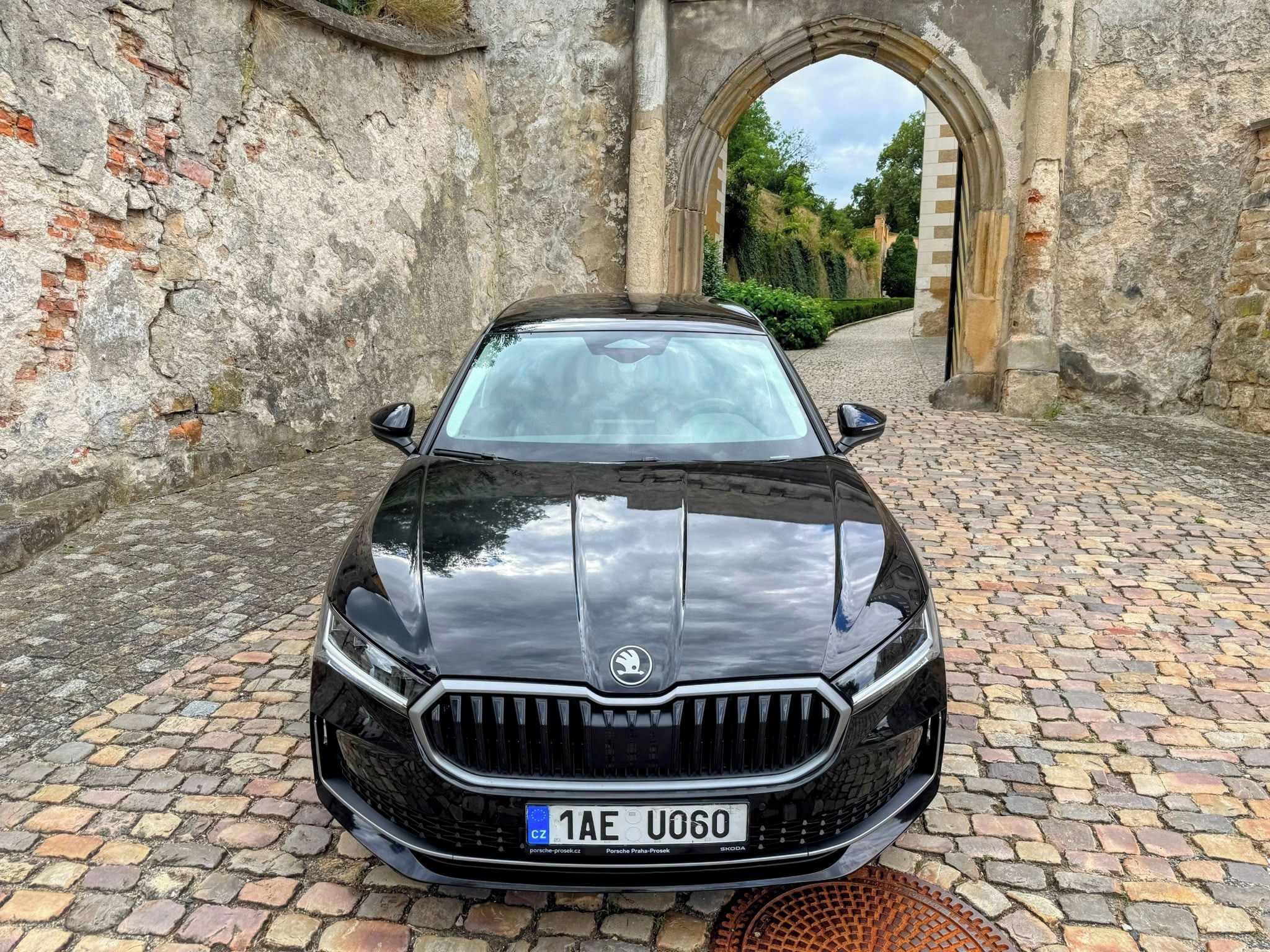 Škoda Superb, 4 2.0 TDI 2024/8 1.majitel - fotka 3