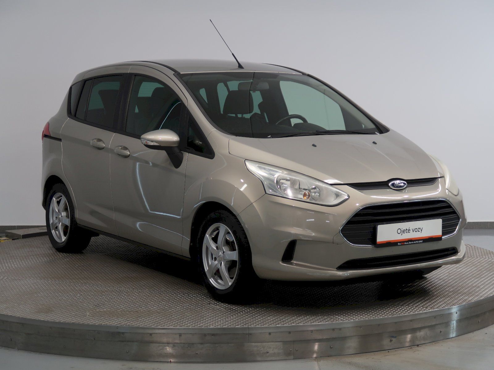Ford B-MAX, 1.0 EB 74kW Trend - fotka 6