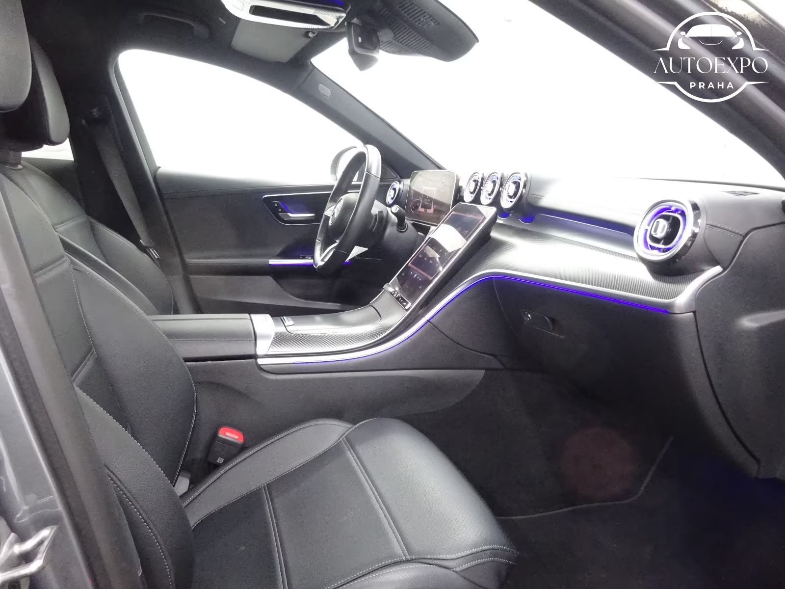 Mercedes-Benz Třídy C, 220d T Avantgarde*LED - fotka 6