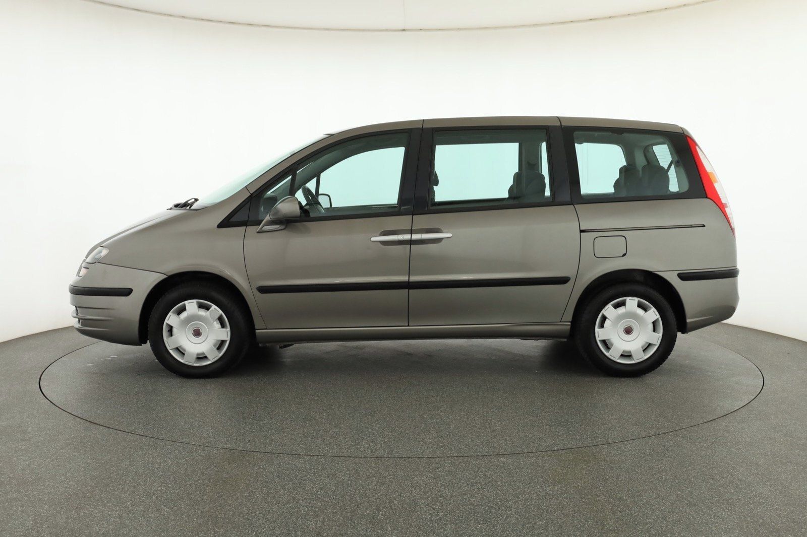 Fiat Ulysse, 2.0 JTD, 7 míst - fotka 3