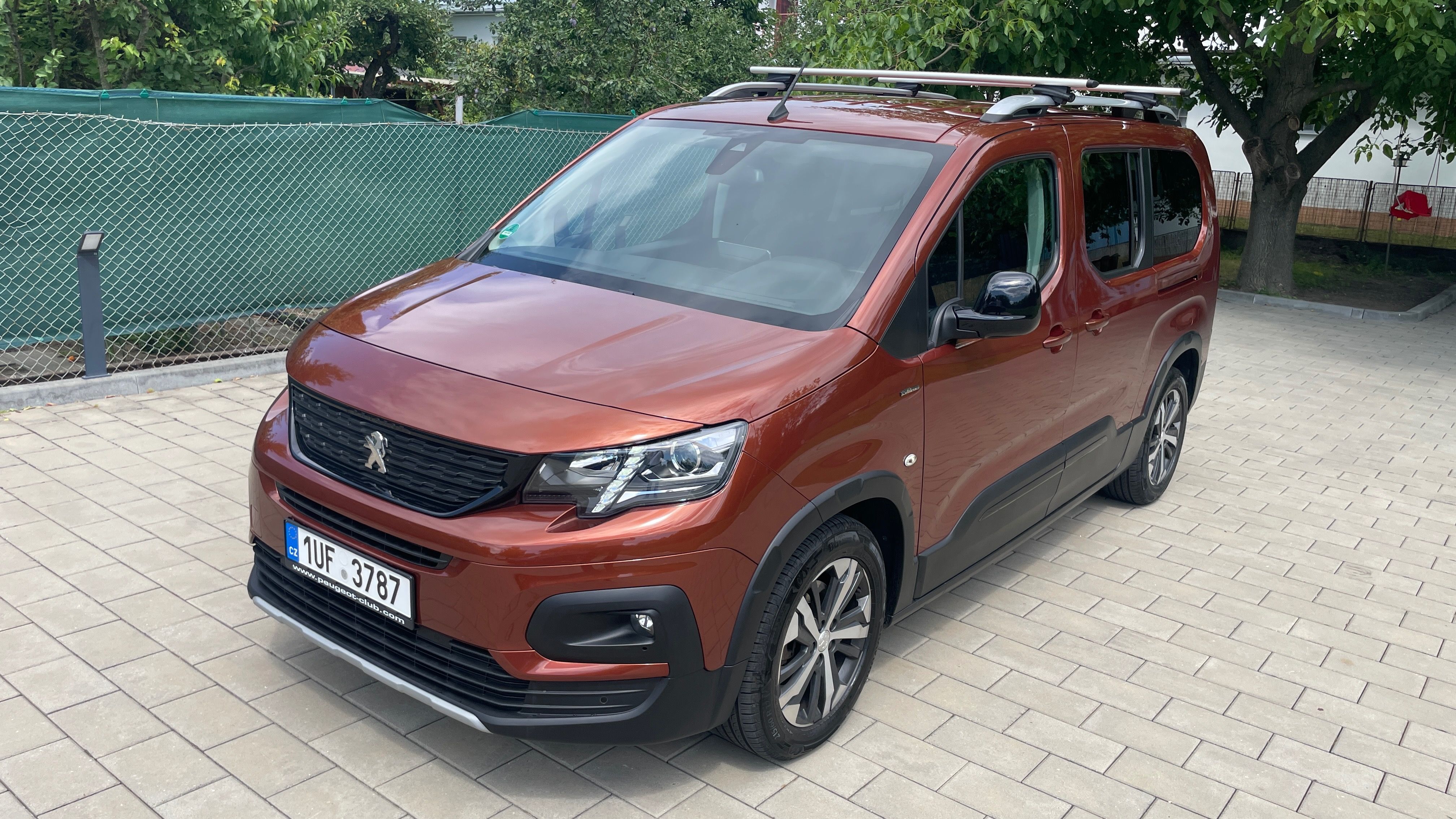 Peugeot Rifter, 1.5 BlueHDi 96kW EAT8 v záruce