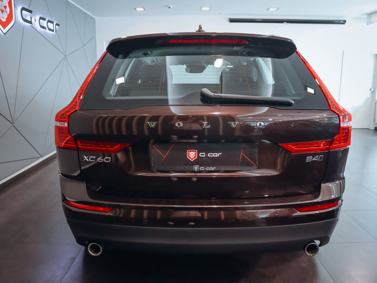 Volvo XC60, B4 AWD Momentum Pro - fotka 6
