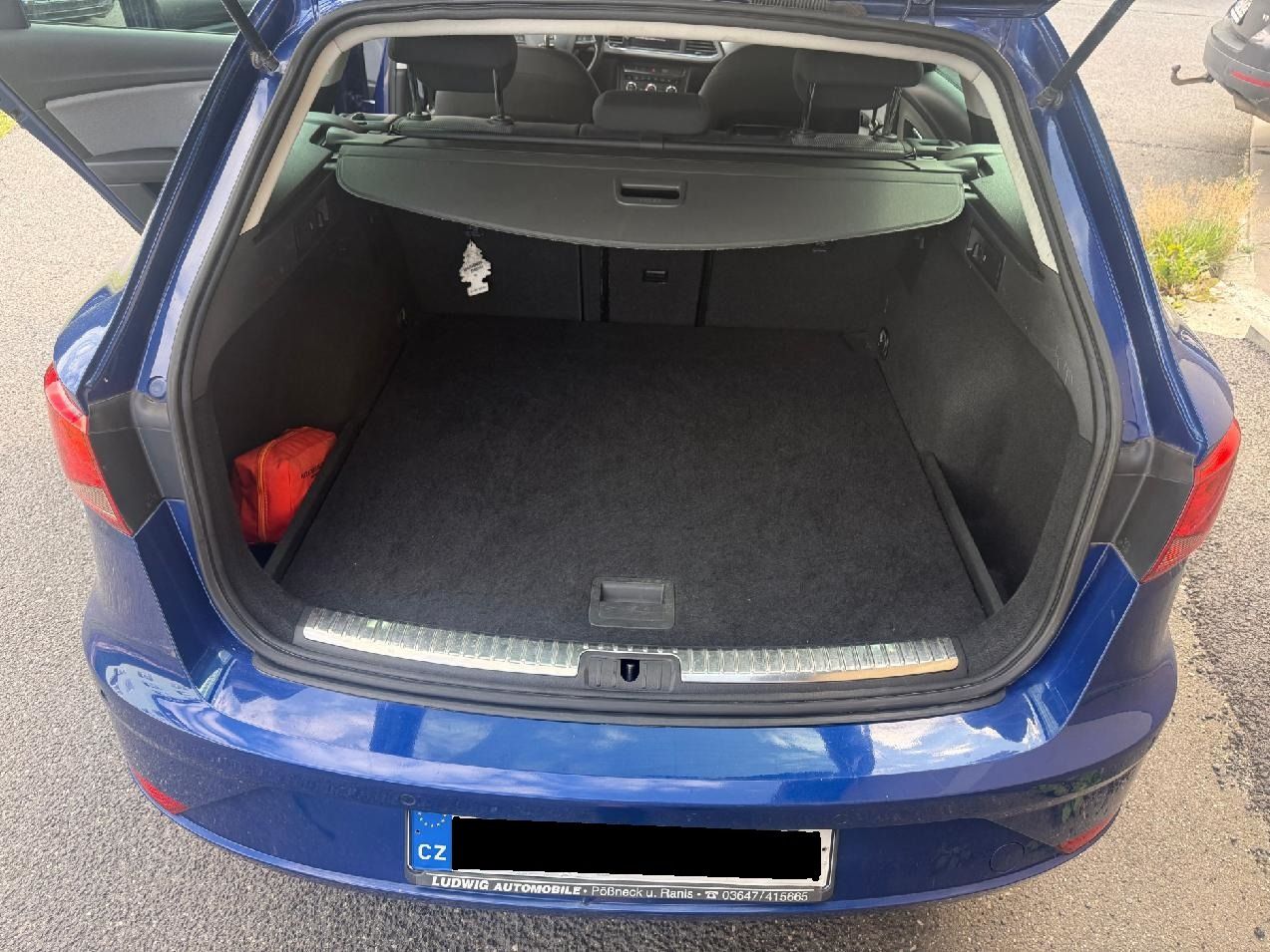 Seat Leon, 1,6 tdi, 85 kw DSG,nová stk - fotka 6